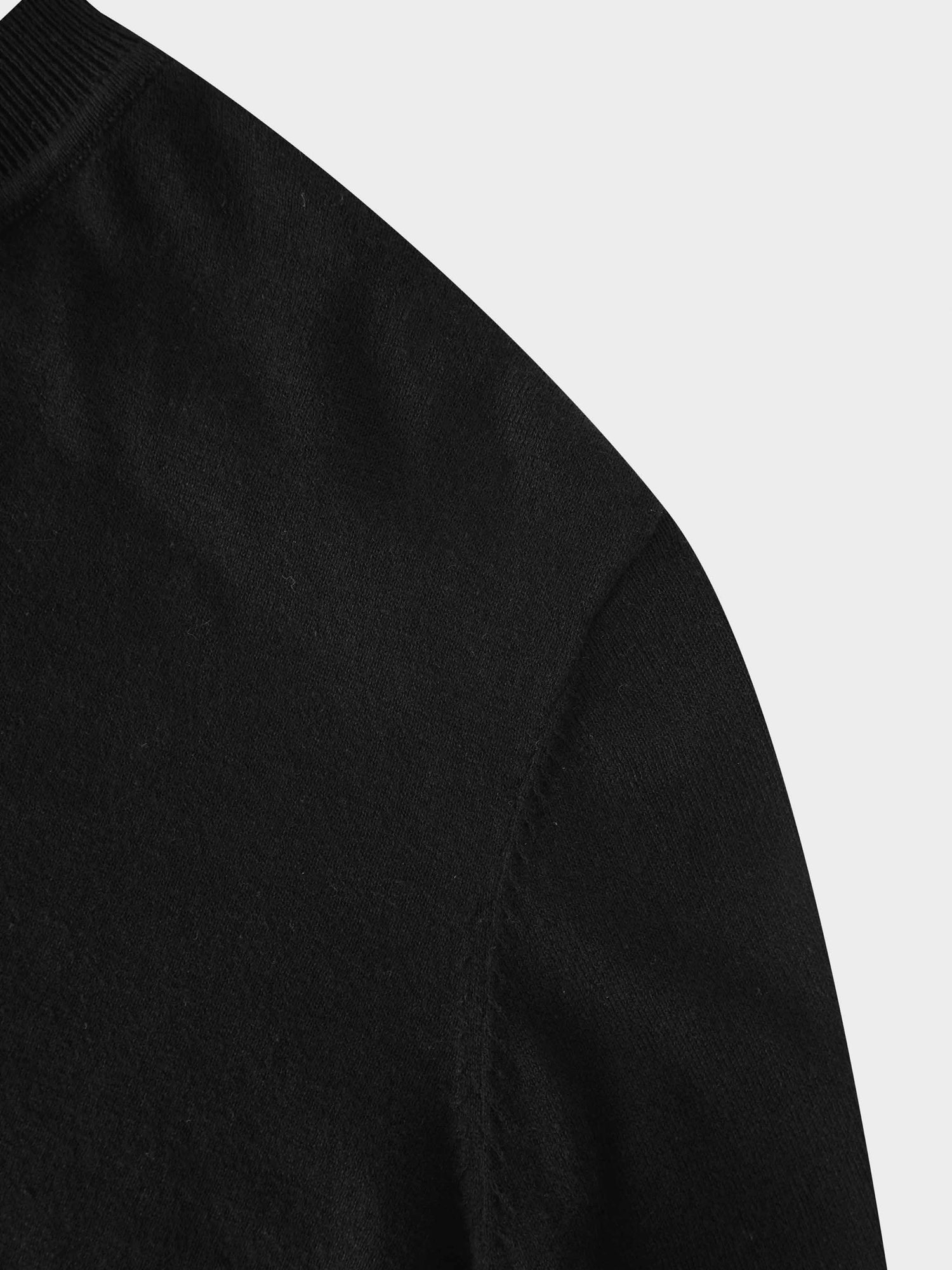 High V Lightweight Sweater-Black