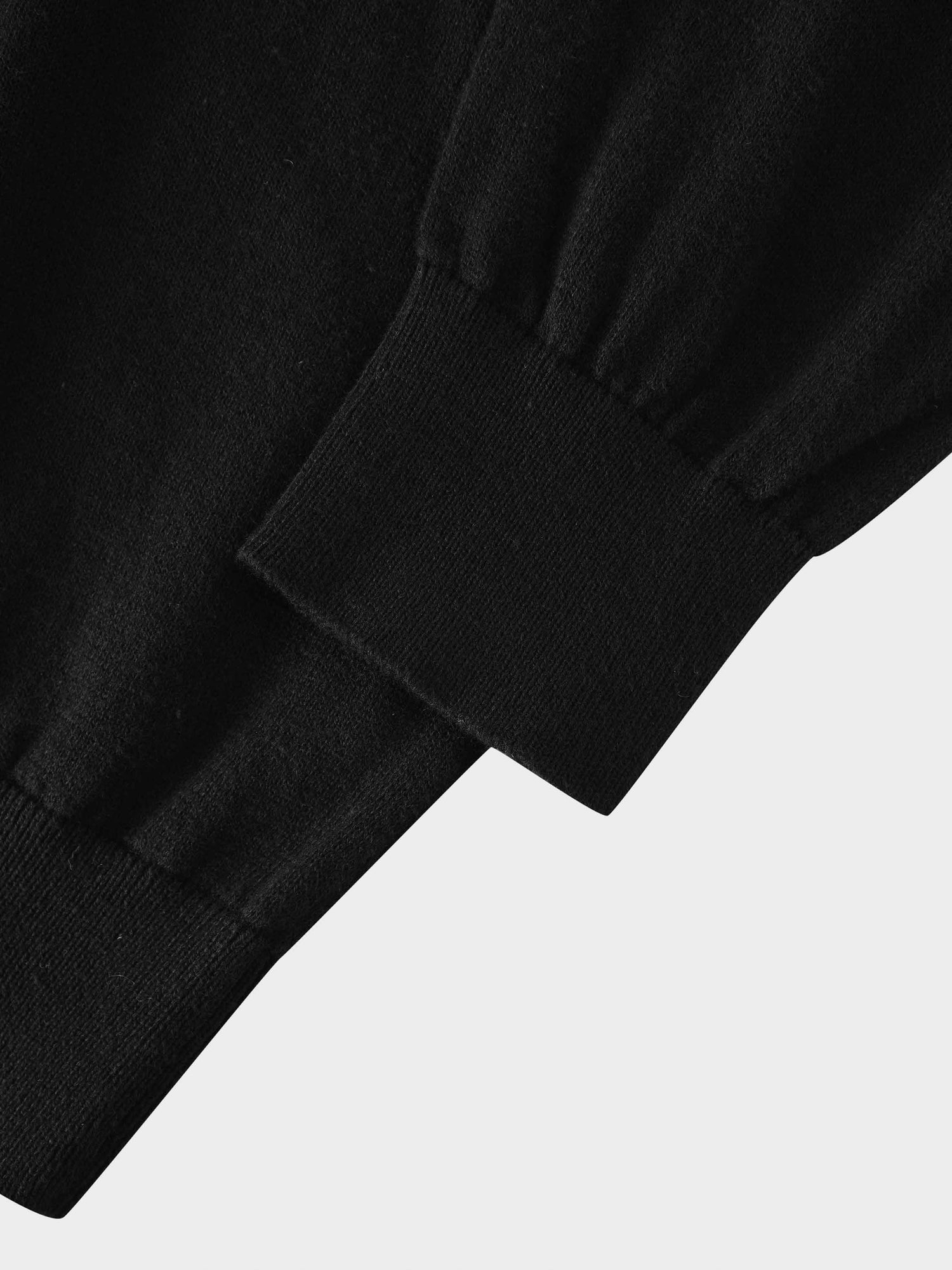 High V Lightweight Sweater-Black