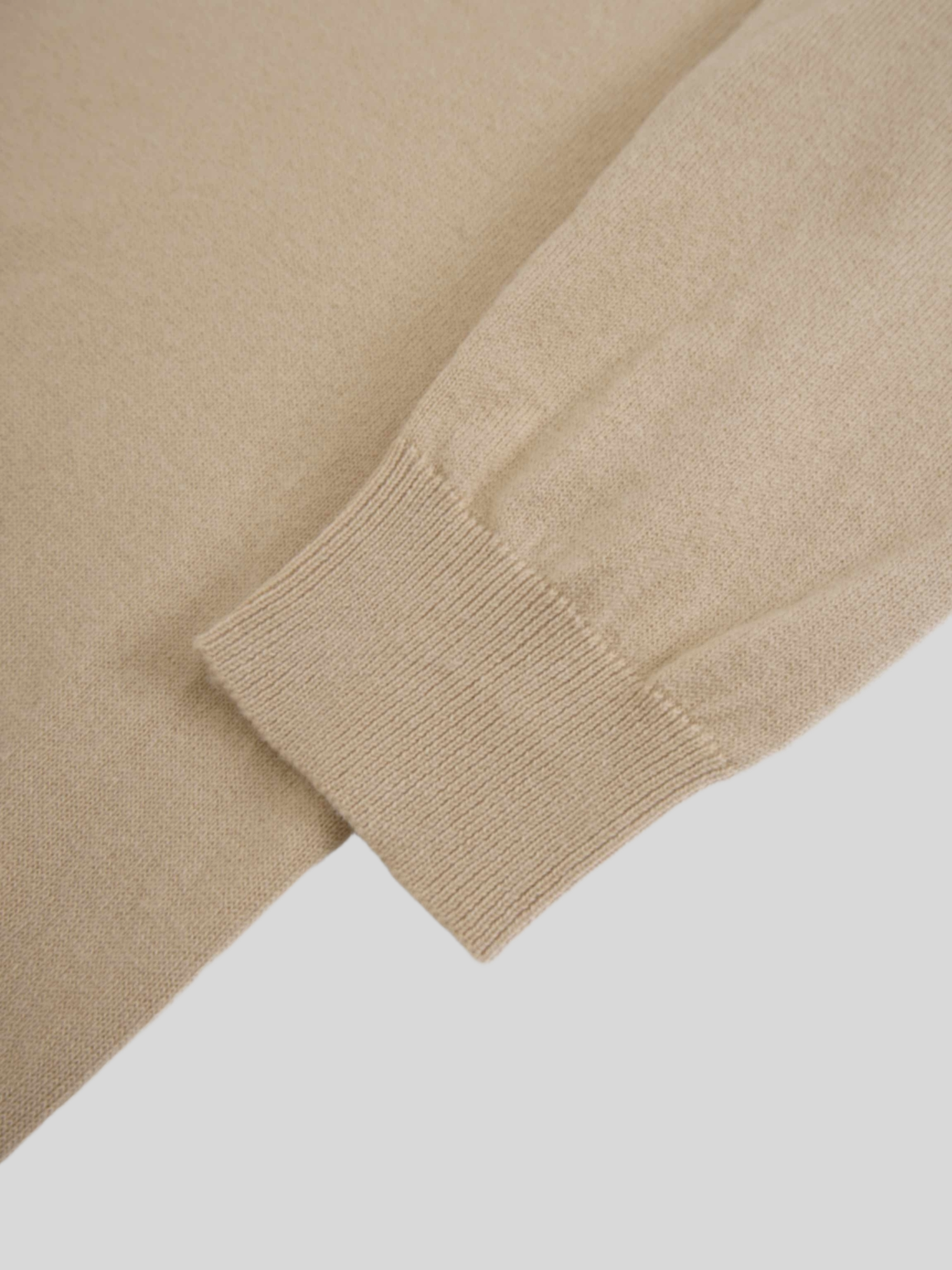 High V Lightweight Sweater-Sand