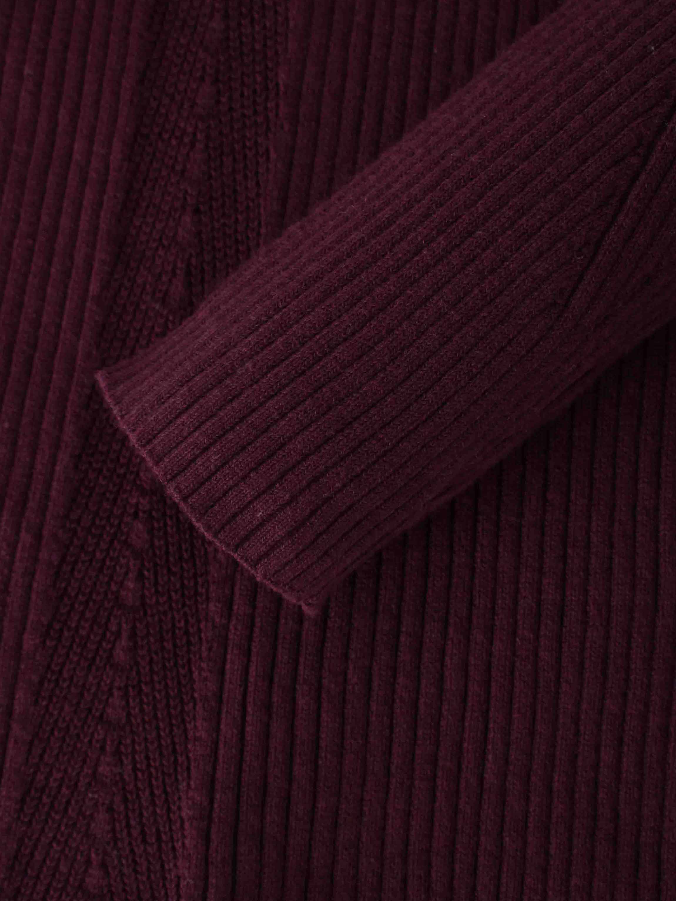 Center Design Sweater-Burgundy