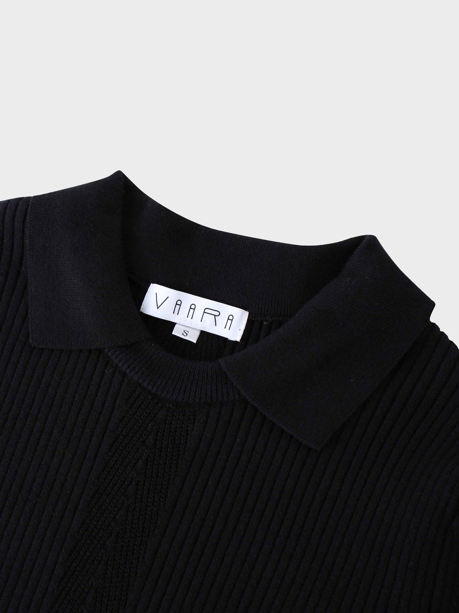 Center Design Sweater-Black