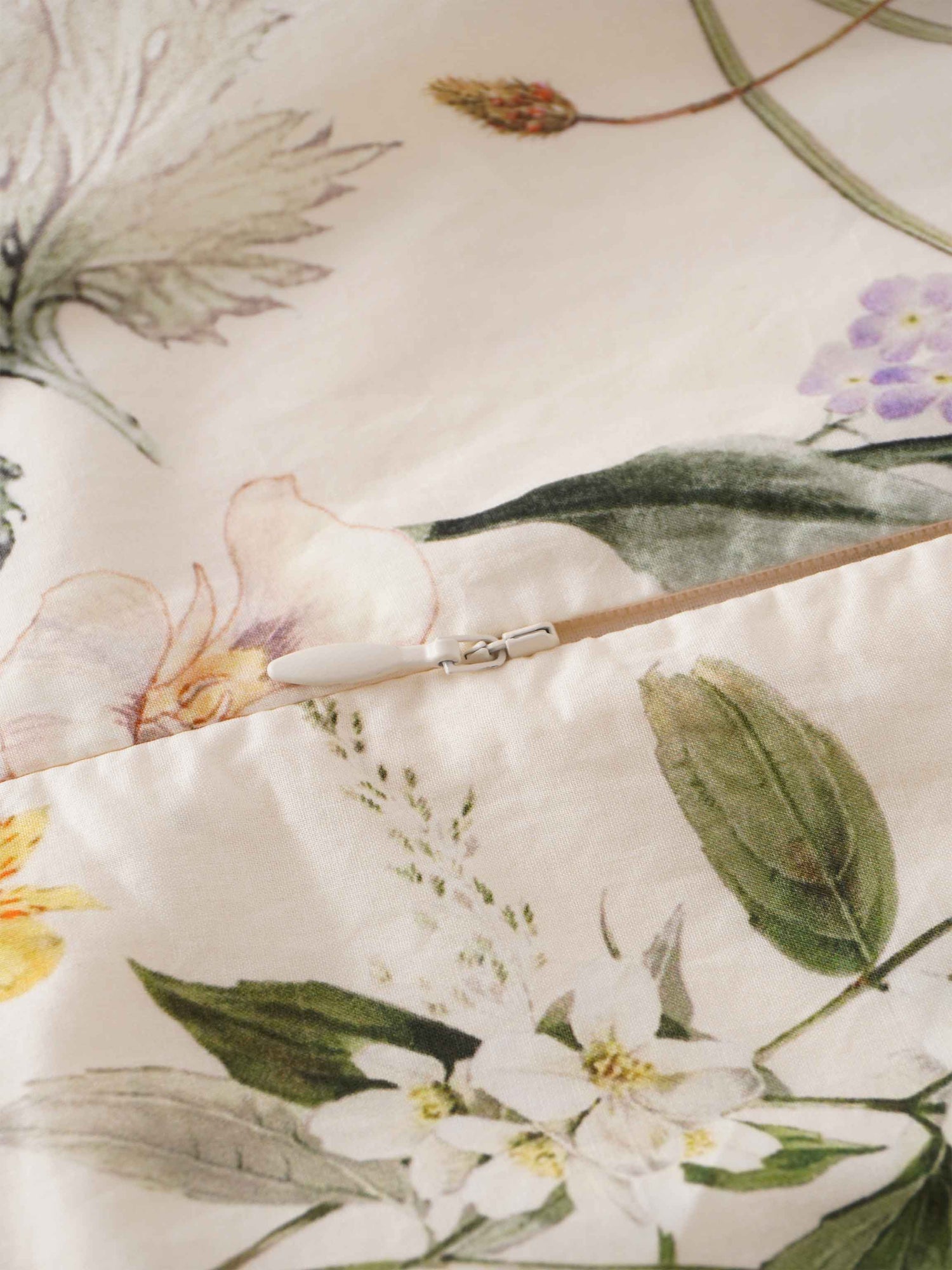 High V Puff Sleeve Top-Antique Floral