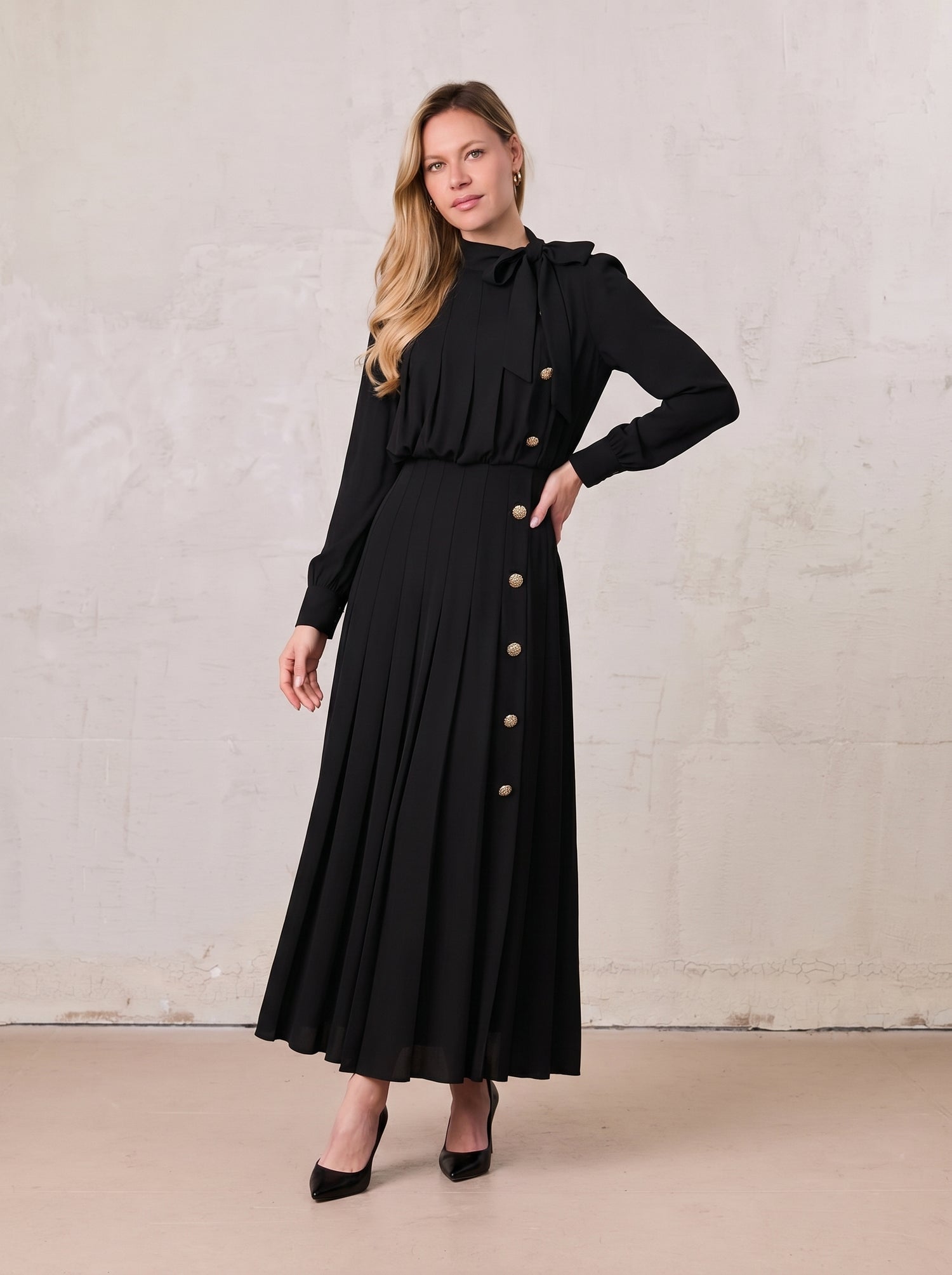 Side Button Pleat Dress-Black