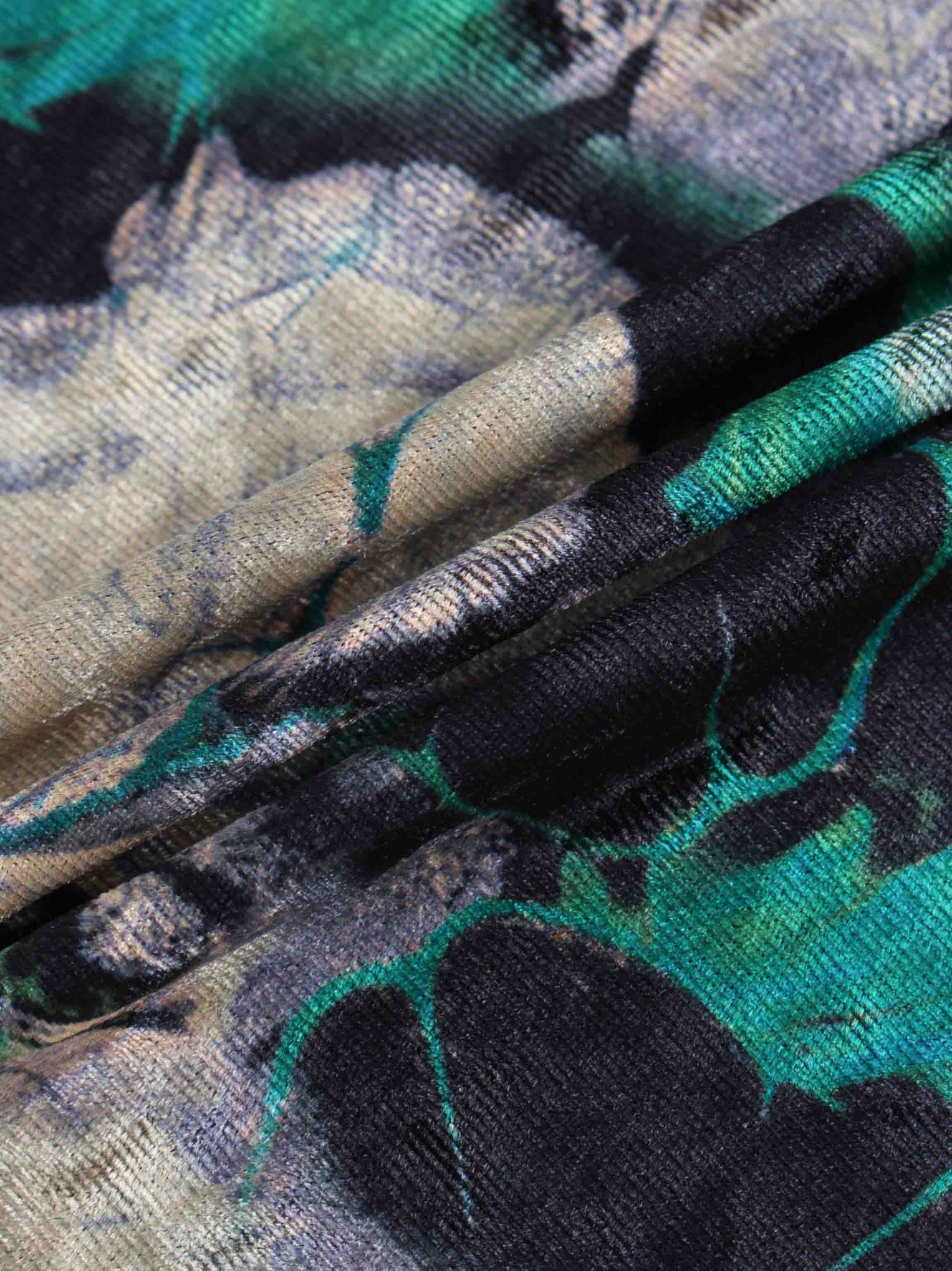 Velour Printed Turtleneck-Green Floral