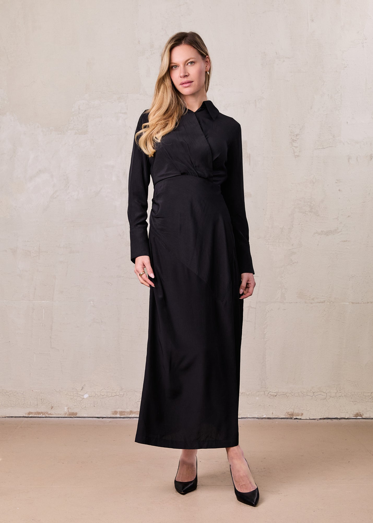 Crossover Side Pleat Dress-Black