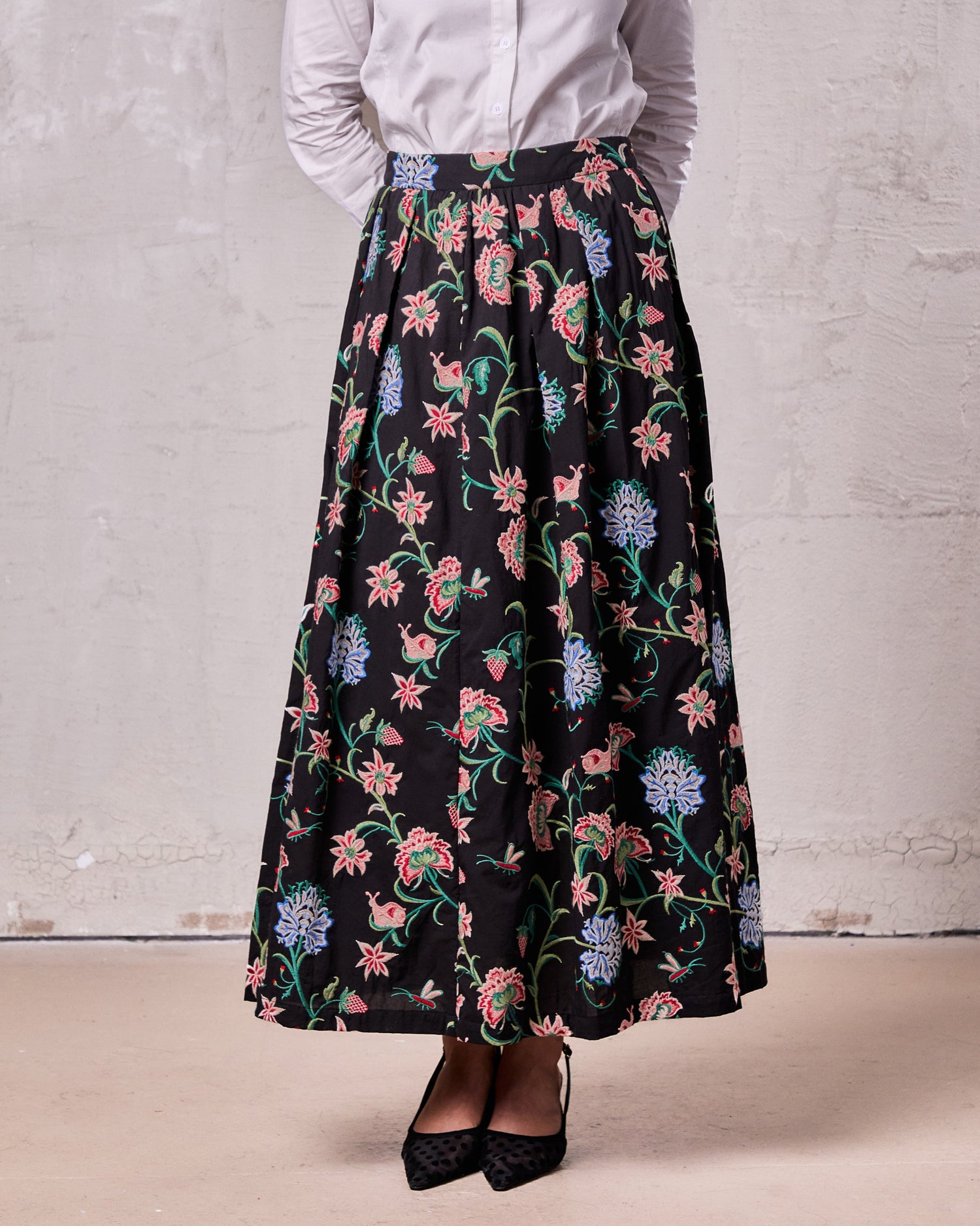 Embroidered Waisted Skirt-Black