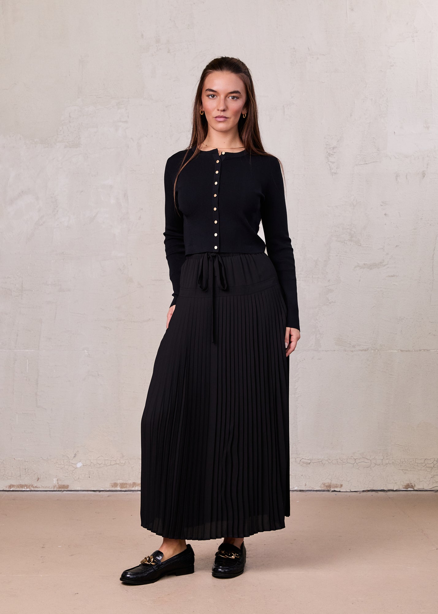Chiffon Drop Waist Pleat Skirt-Black