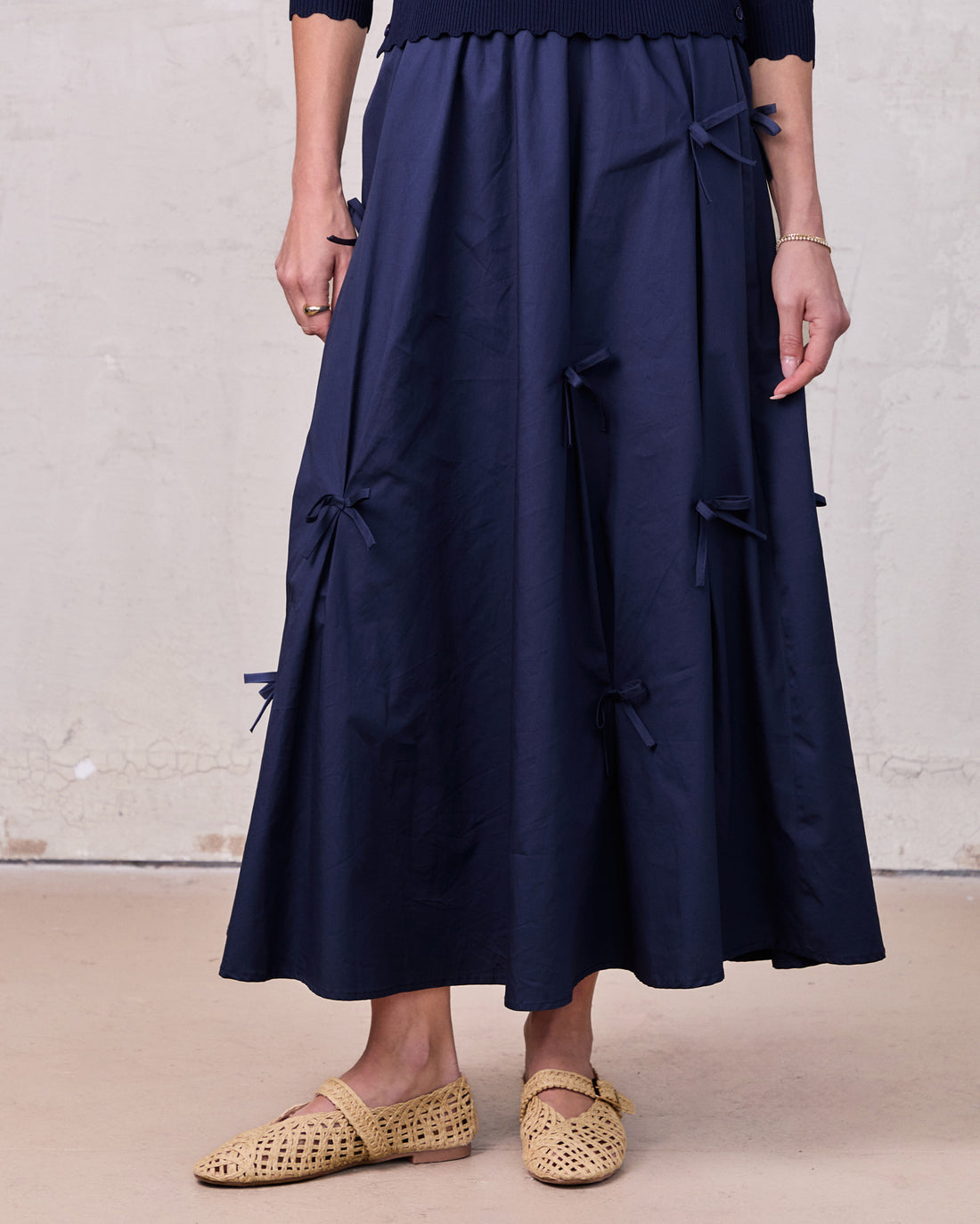 Scattered Bow Full Skirt-Navy