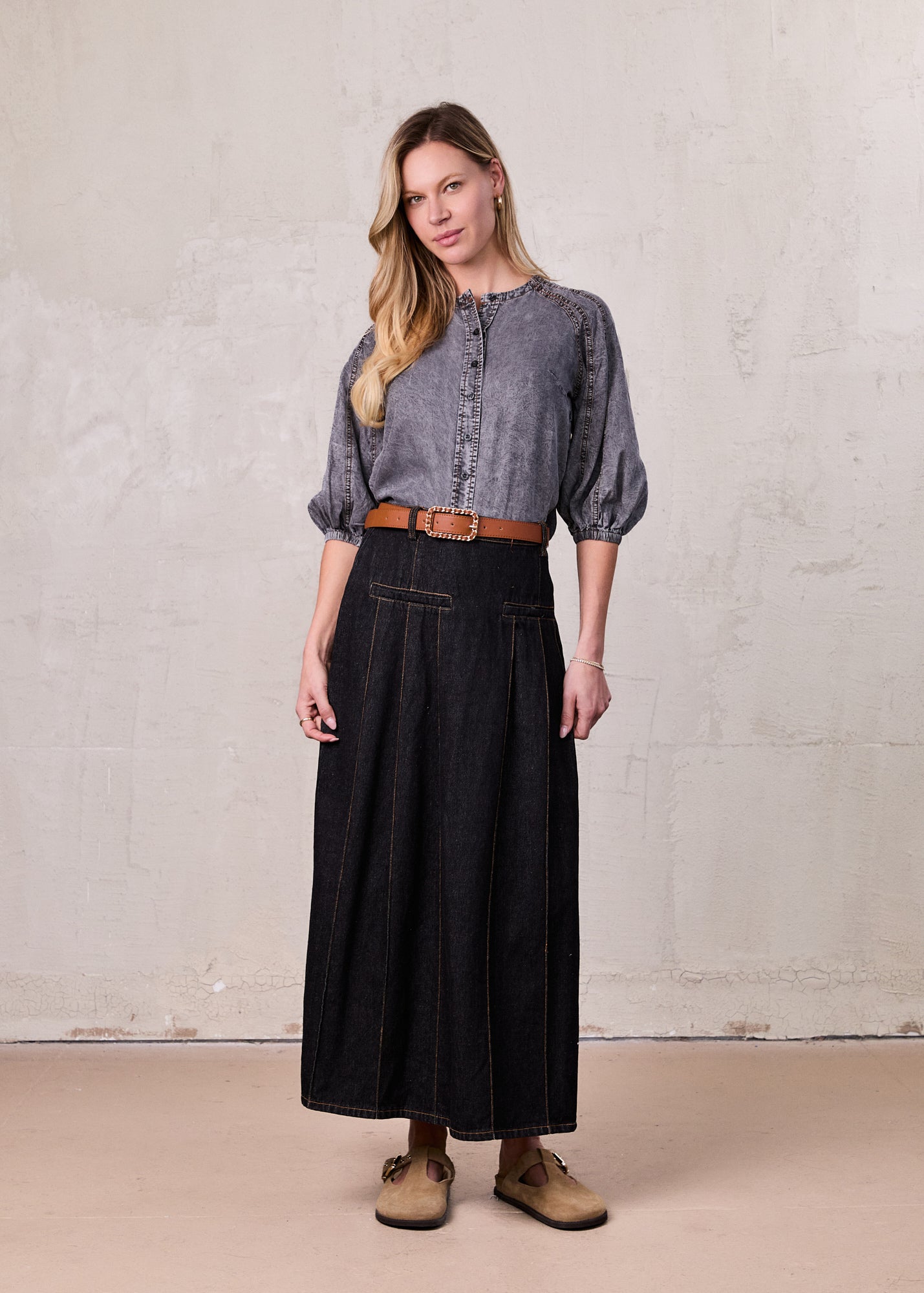 Pleat Pocket Tab Denim Skirt-Black