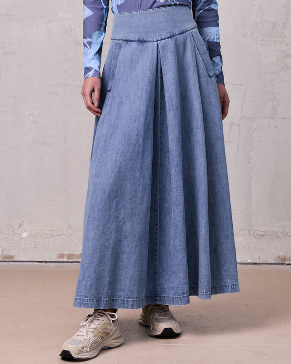 Inverted Yoke Pleat Denim Skirt-Light Blue