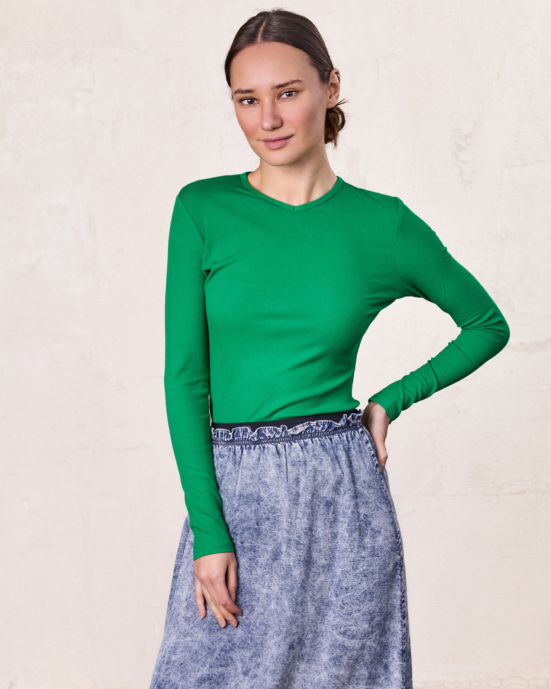 Soft Ribbed High V Tee-Kelly Green