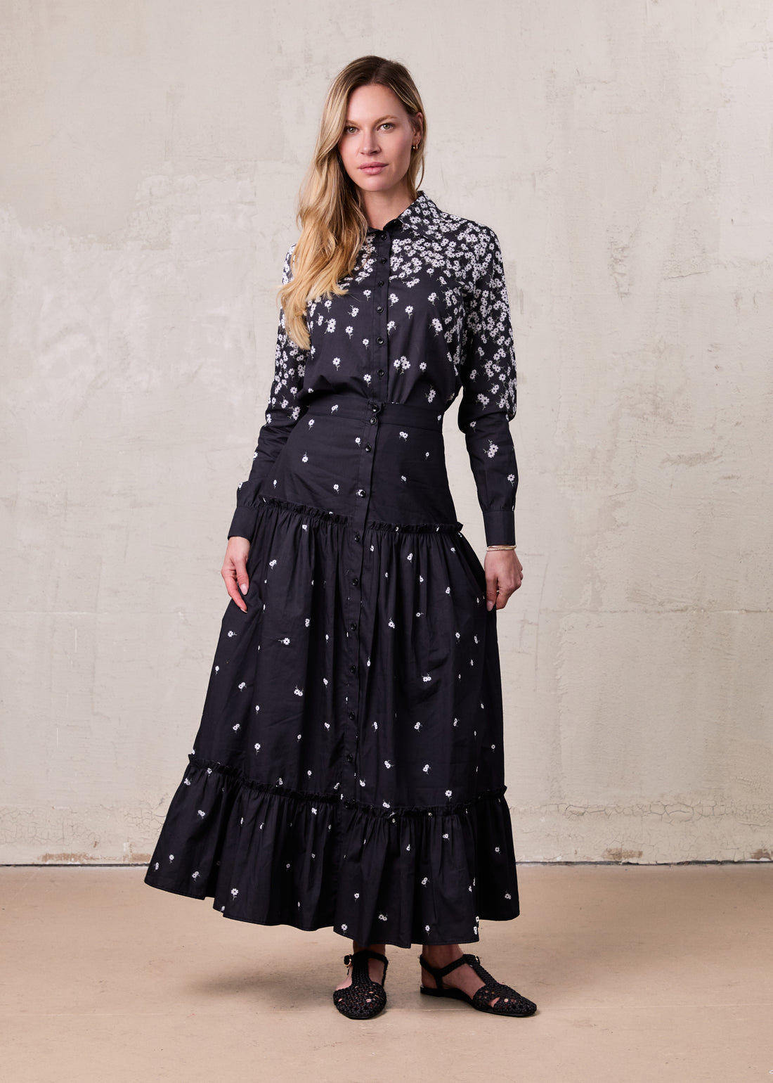 Ombre Flower Skirt-Black