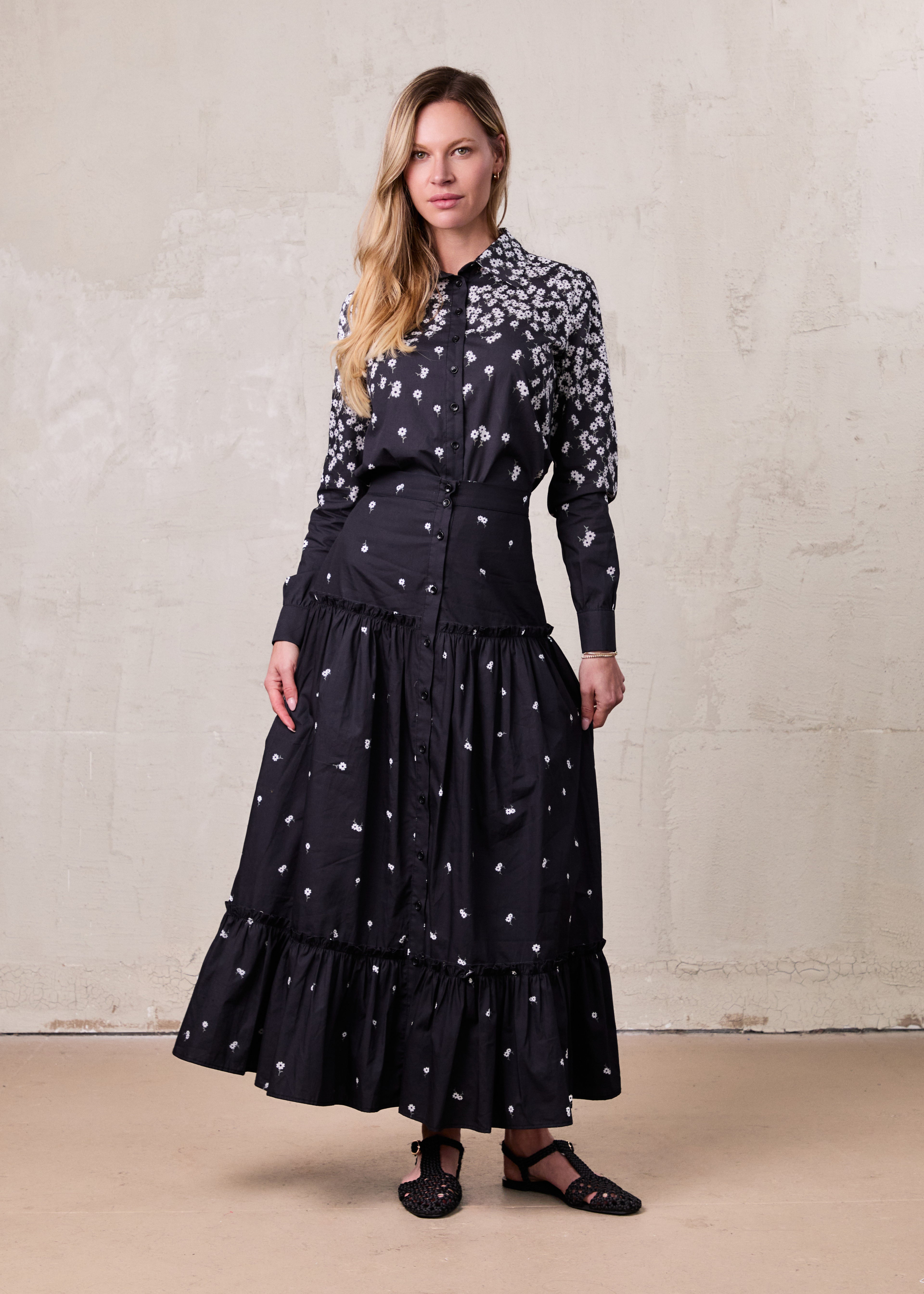 Ombre Flower Skirt-Black