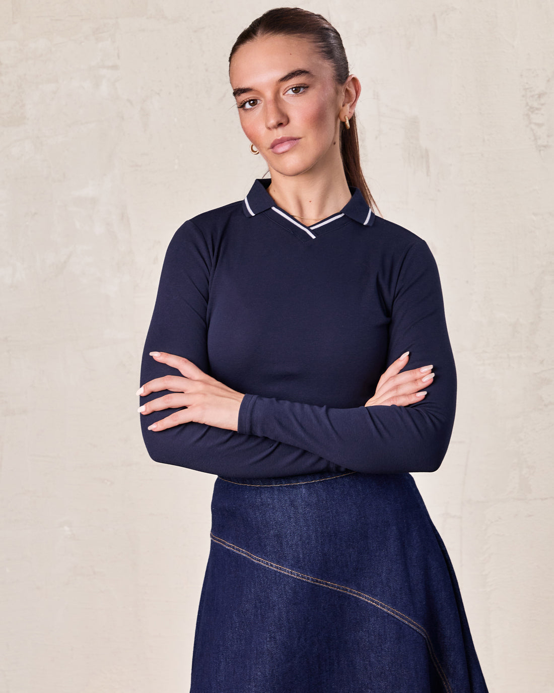 Collared High V T-Shirt-Navy