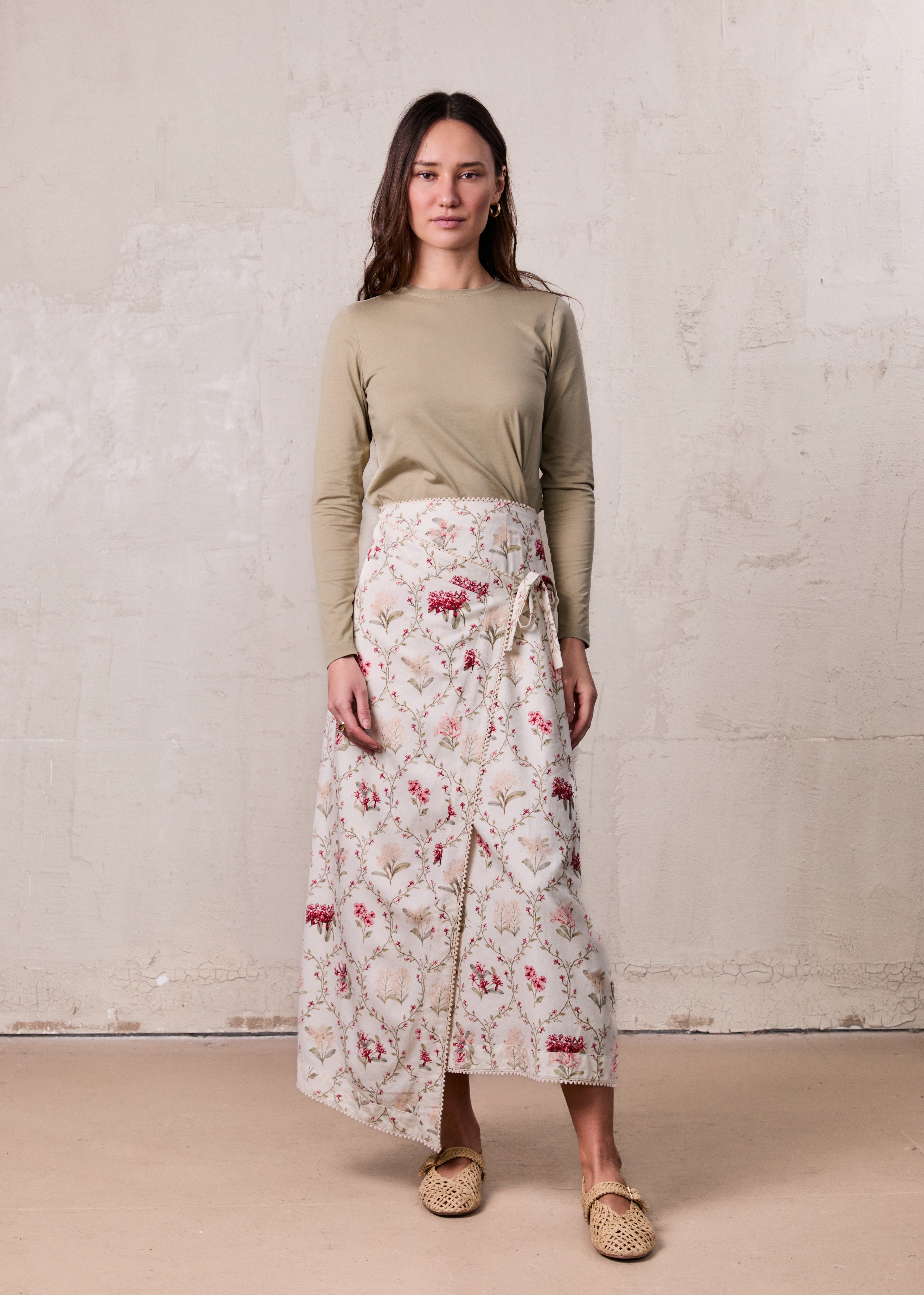 Mock Wrap Edged Detail Skirt-Floral Vines