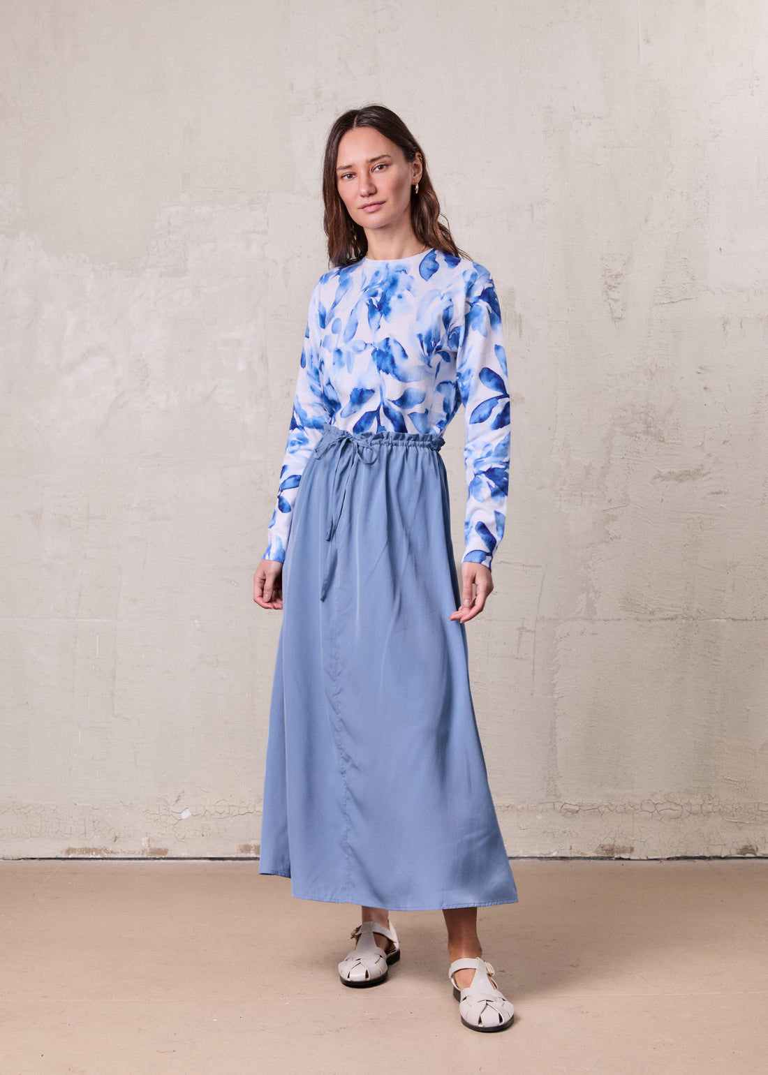 DRAWSTRING RUFFLE SKIRT-DUSTY BLUE