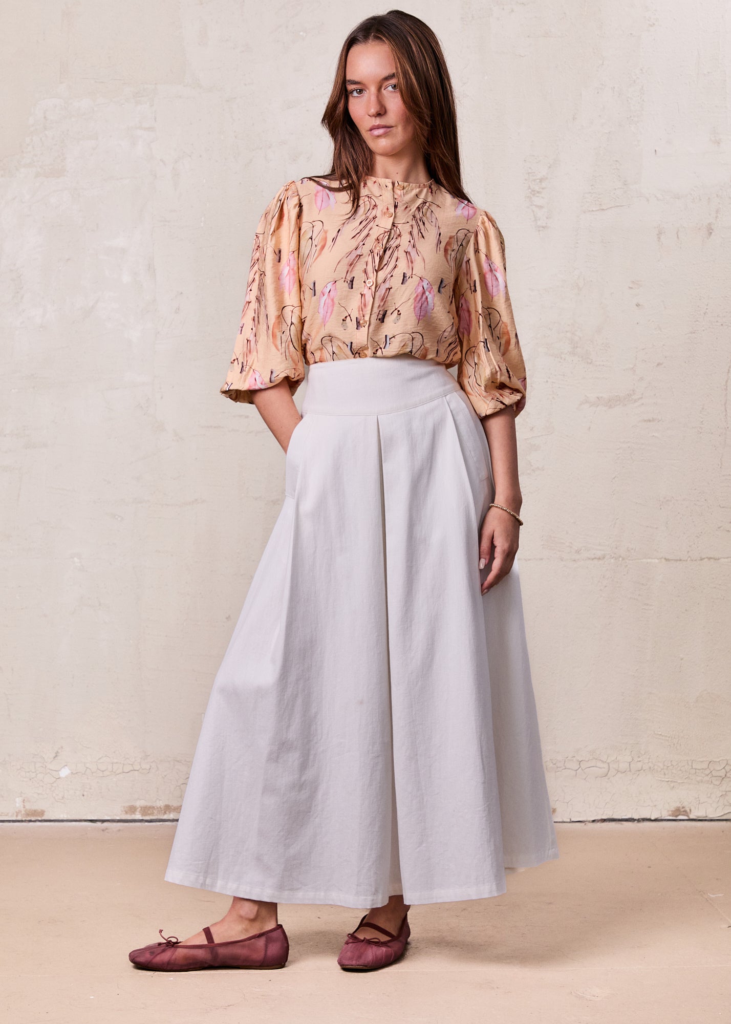 Inverted Yoke Pleat Denim Skirt-White