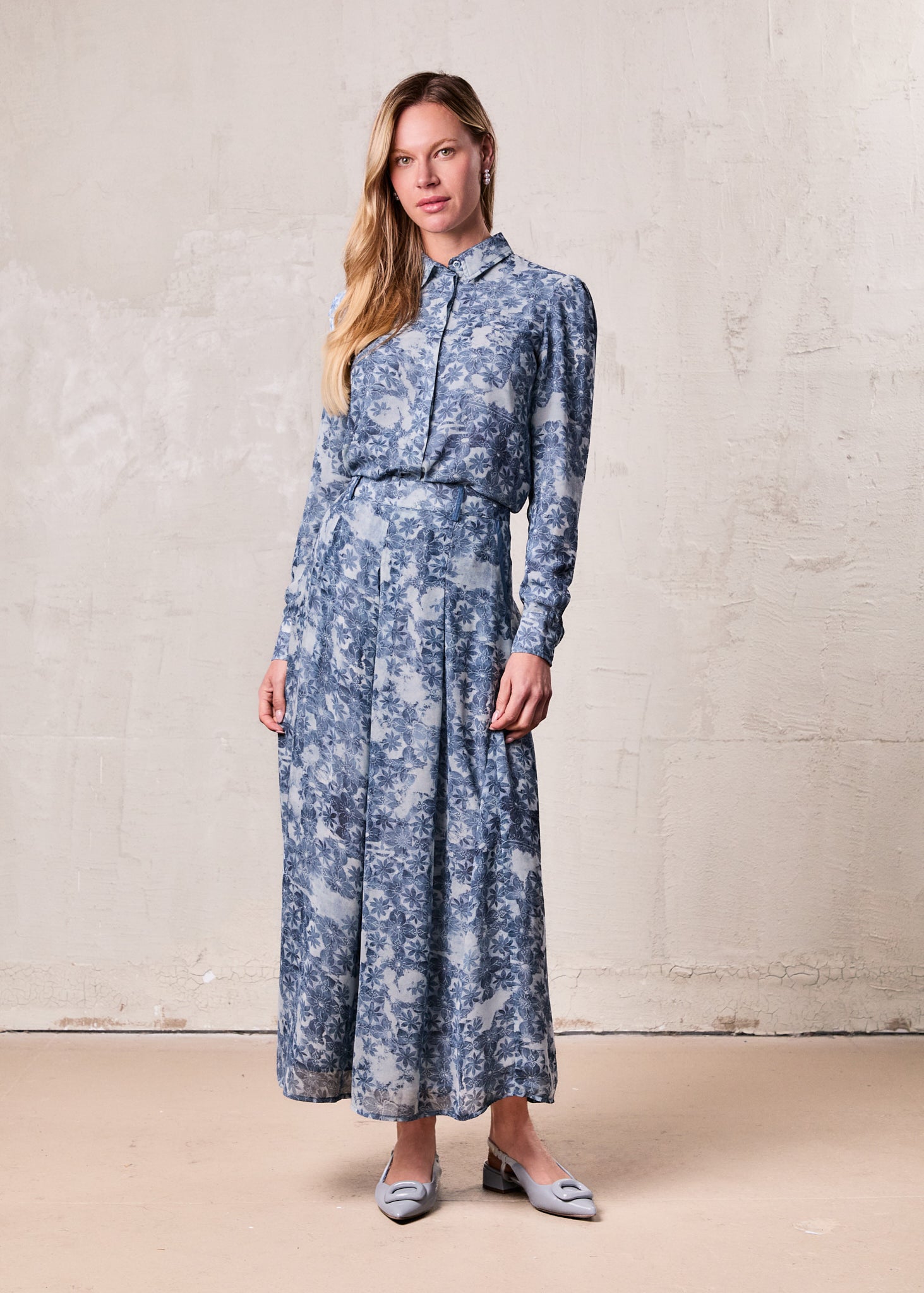 Waisted Pocket Pleat Skirt-Soft Blue Floral