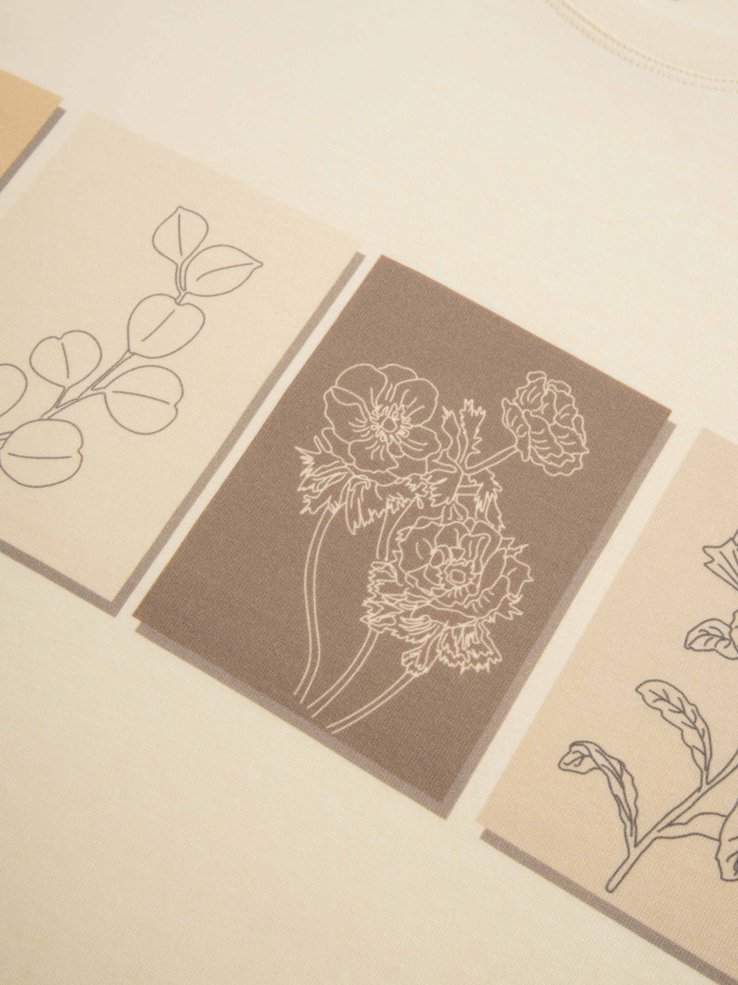 Oversized Printed Tee-Flower Box