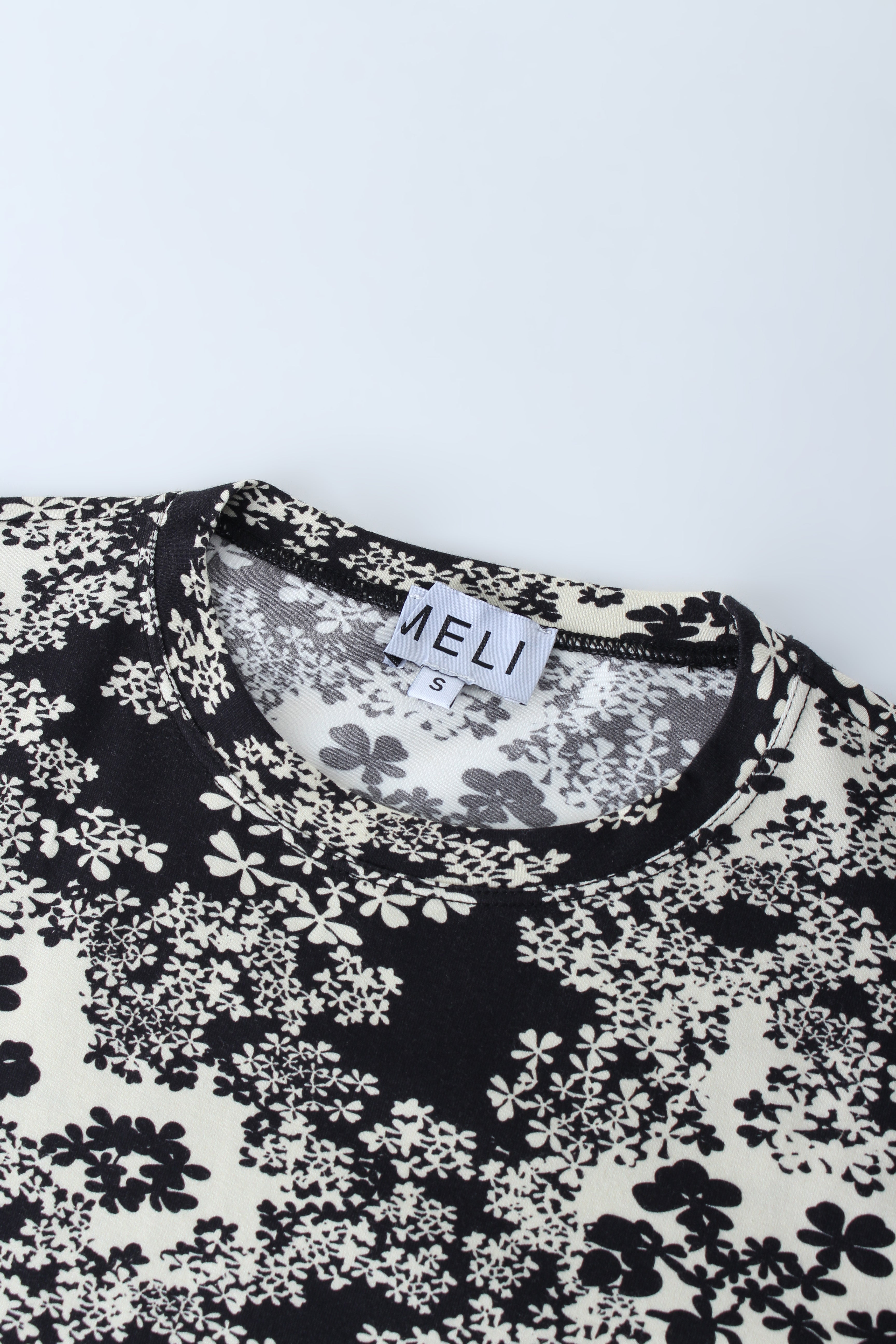 Camiseta Modal Estampada-Negro/Floral Marfil