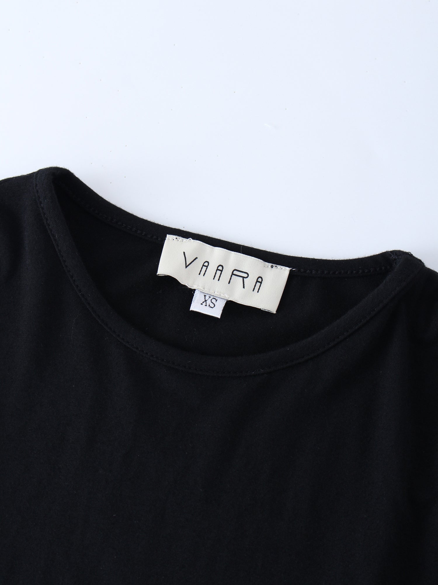 BLUSA CAMISETA-NEGRO