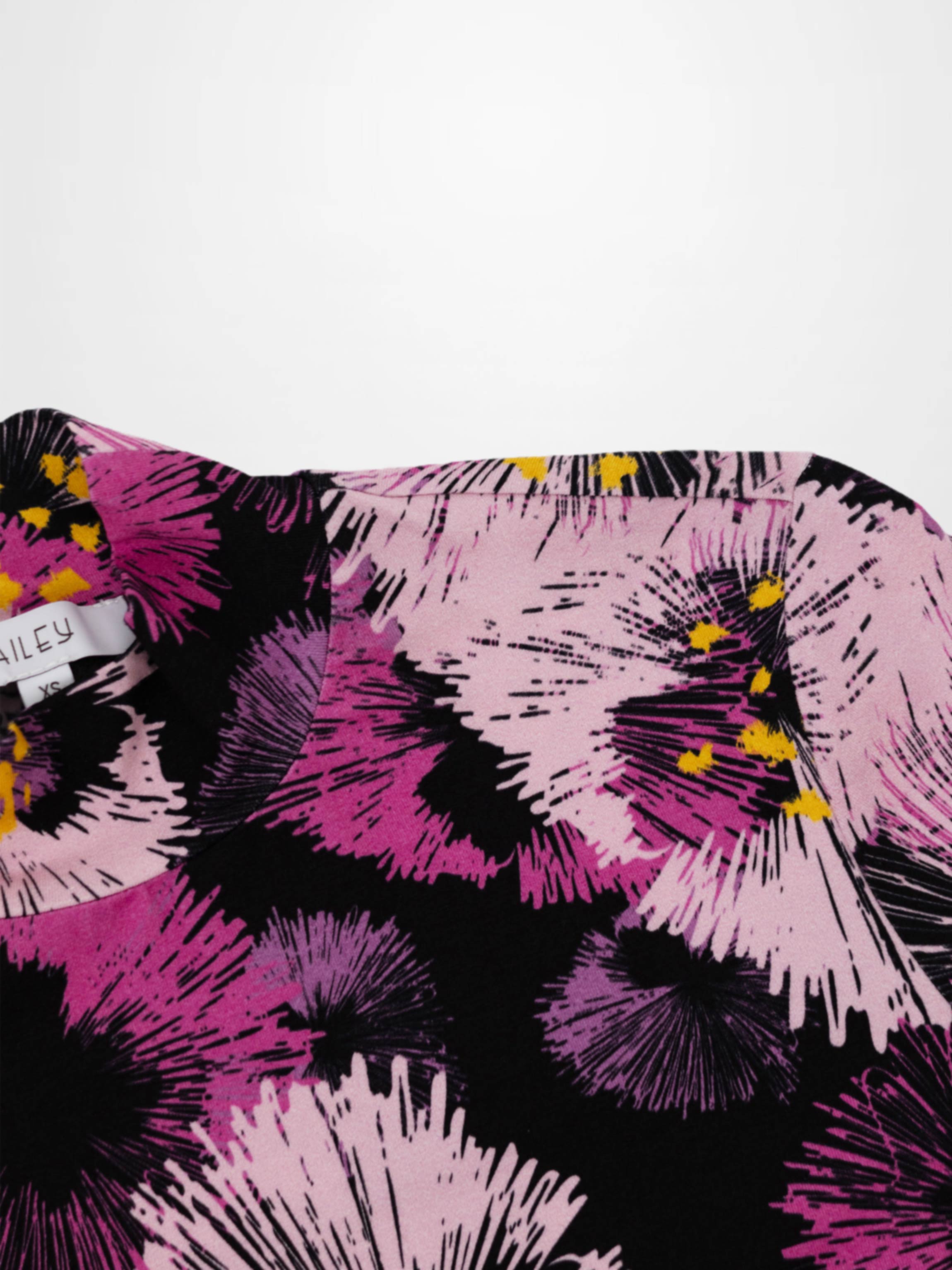 Boxy Printed Modal Turtleneck-Flower Burst