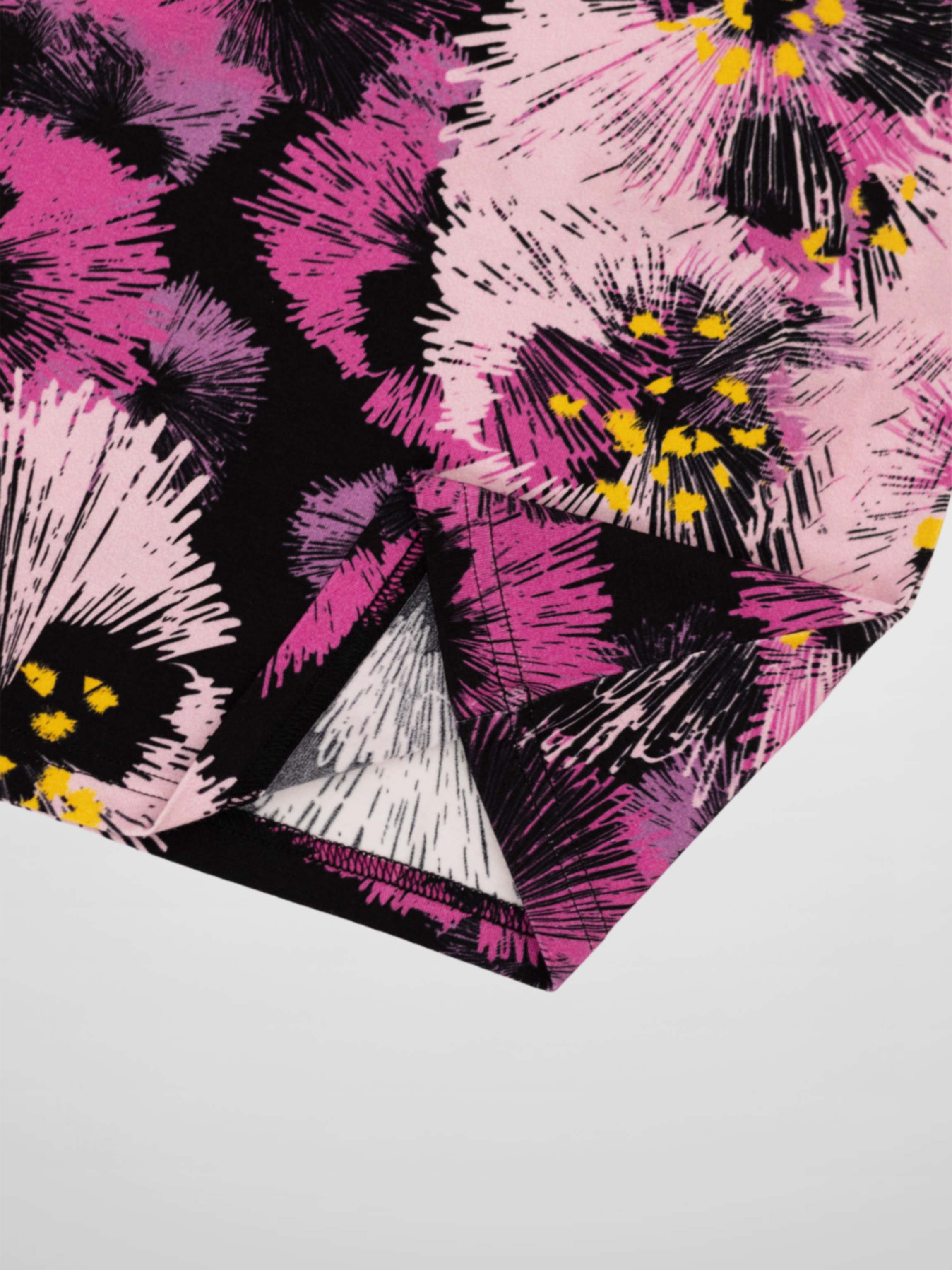 Boxy Printed Modal Turtleneck-Flower Burst