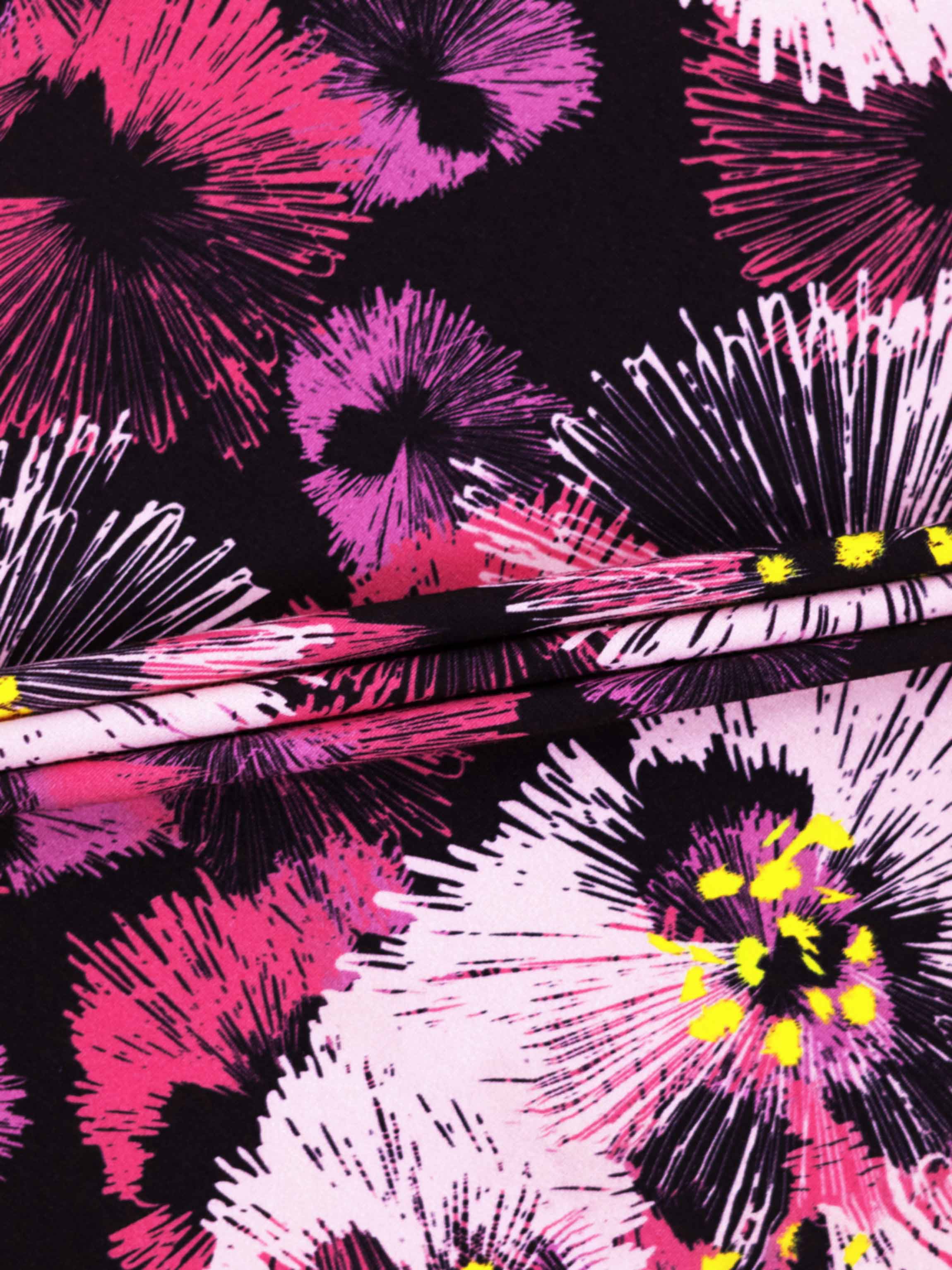 Boxy Printed Modal Turtleneck-Flower Burst