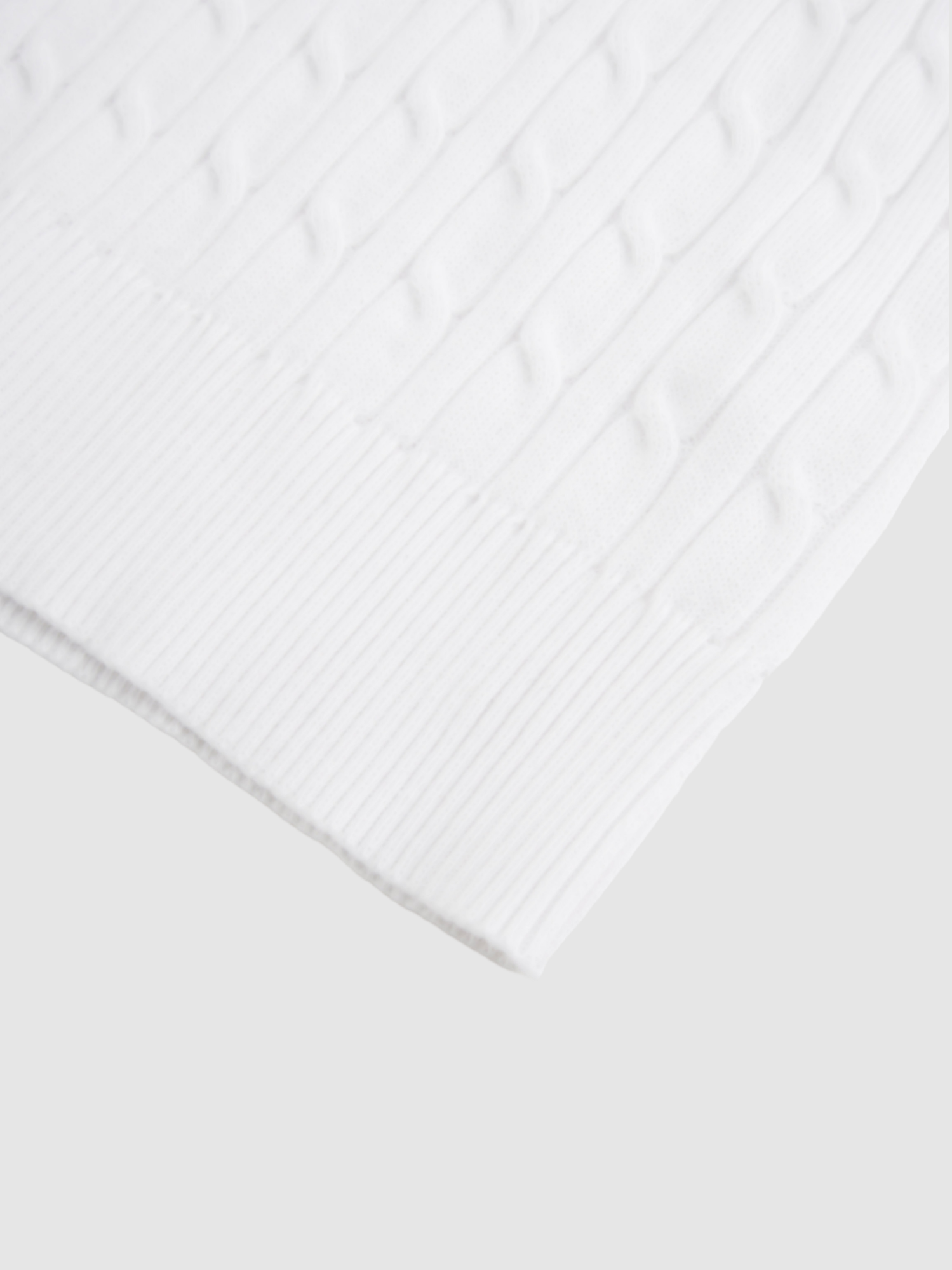 Crew Neck Cable Sweater-White