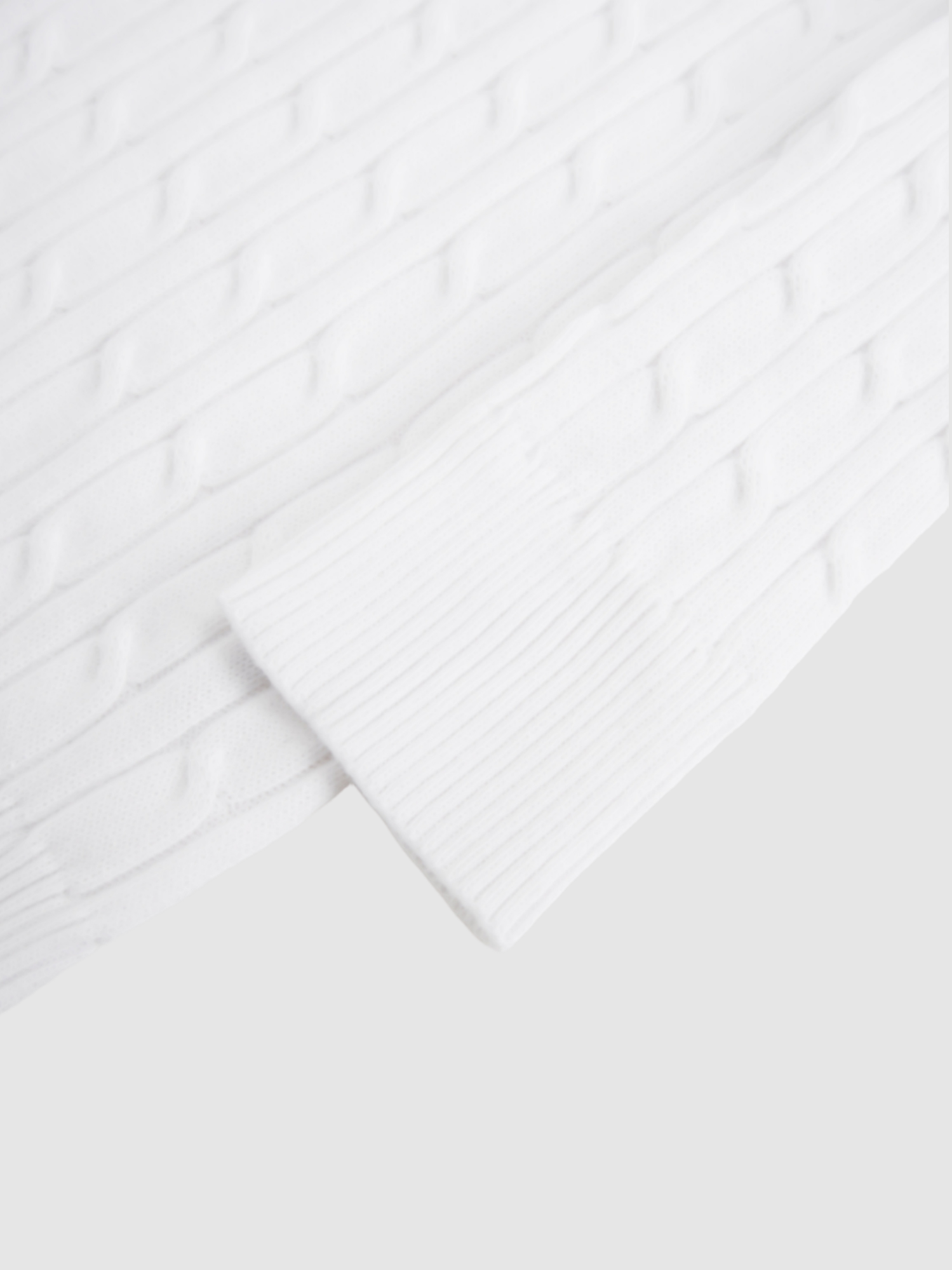 Crew Neck Cable Sweater-White