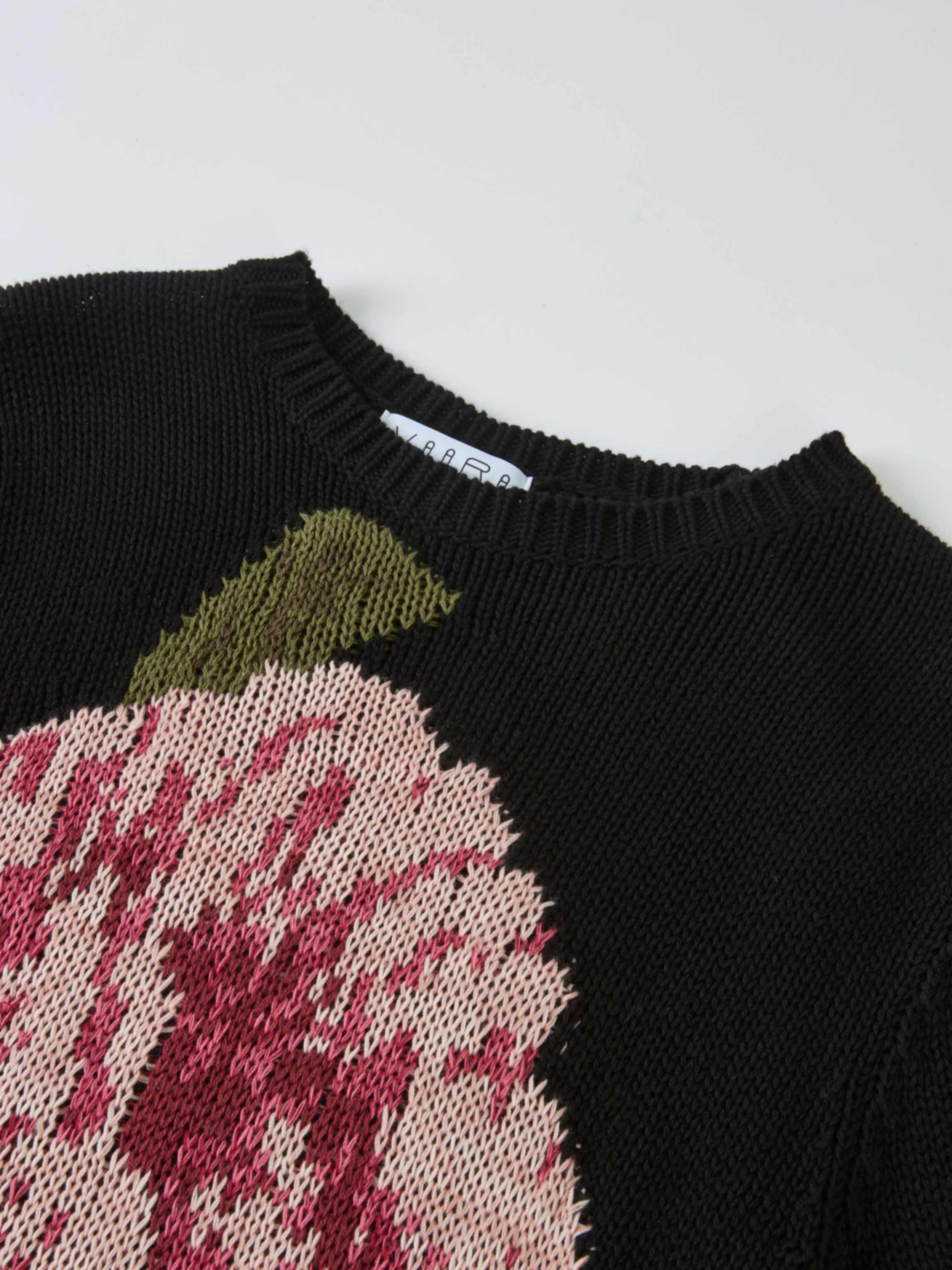 Loose Knit Flower Sweater - Black/Pink