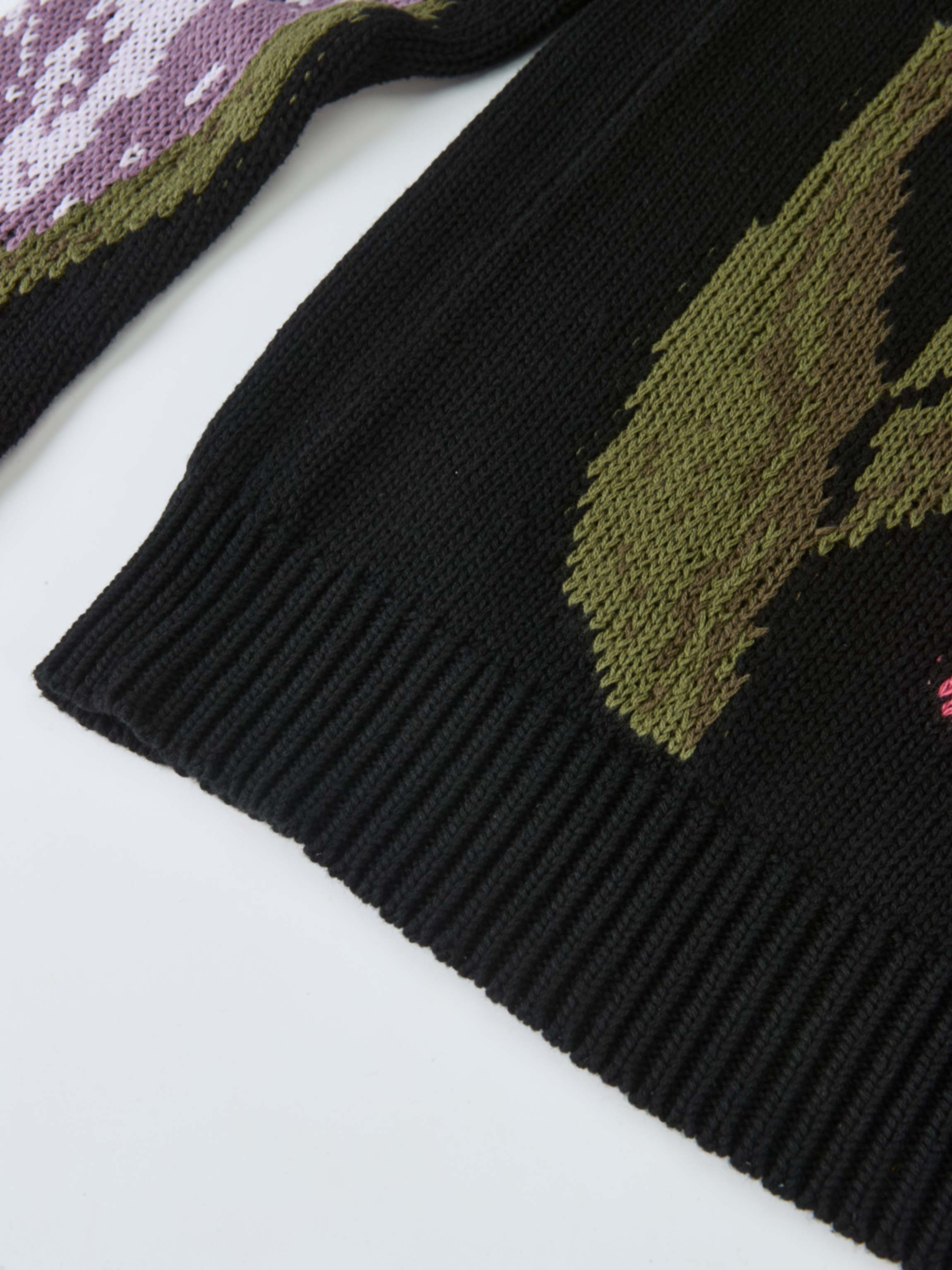 Loose Knit Flower Sweater - Black/Pink