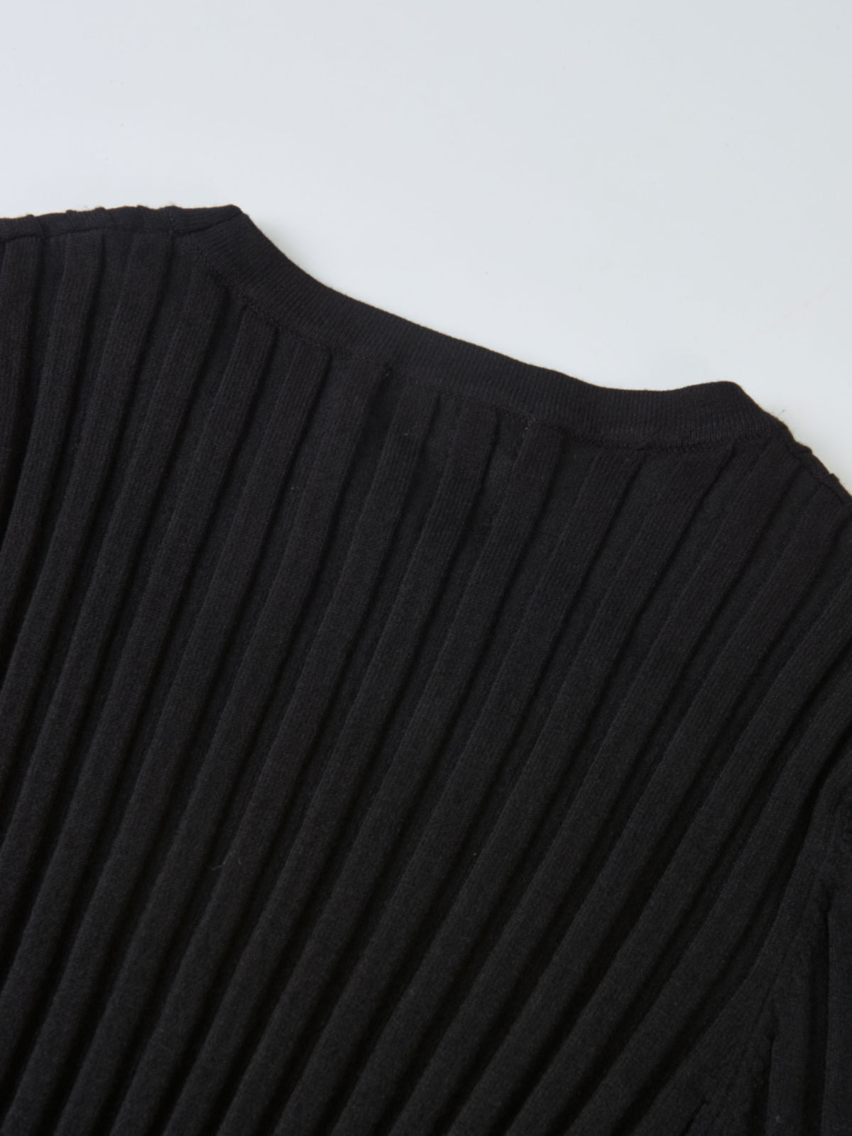 Ribbed Crew Neck Sweater - Black