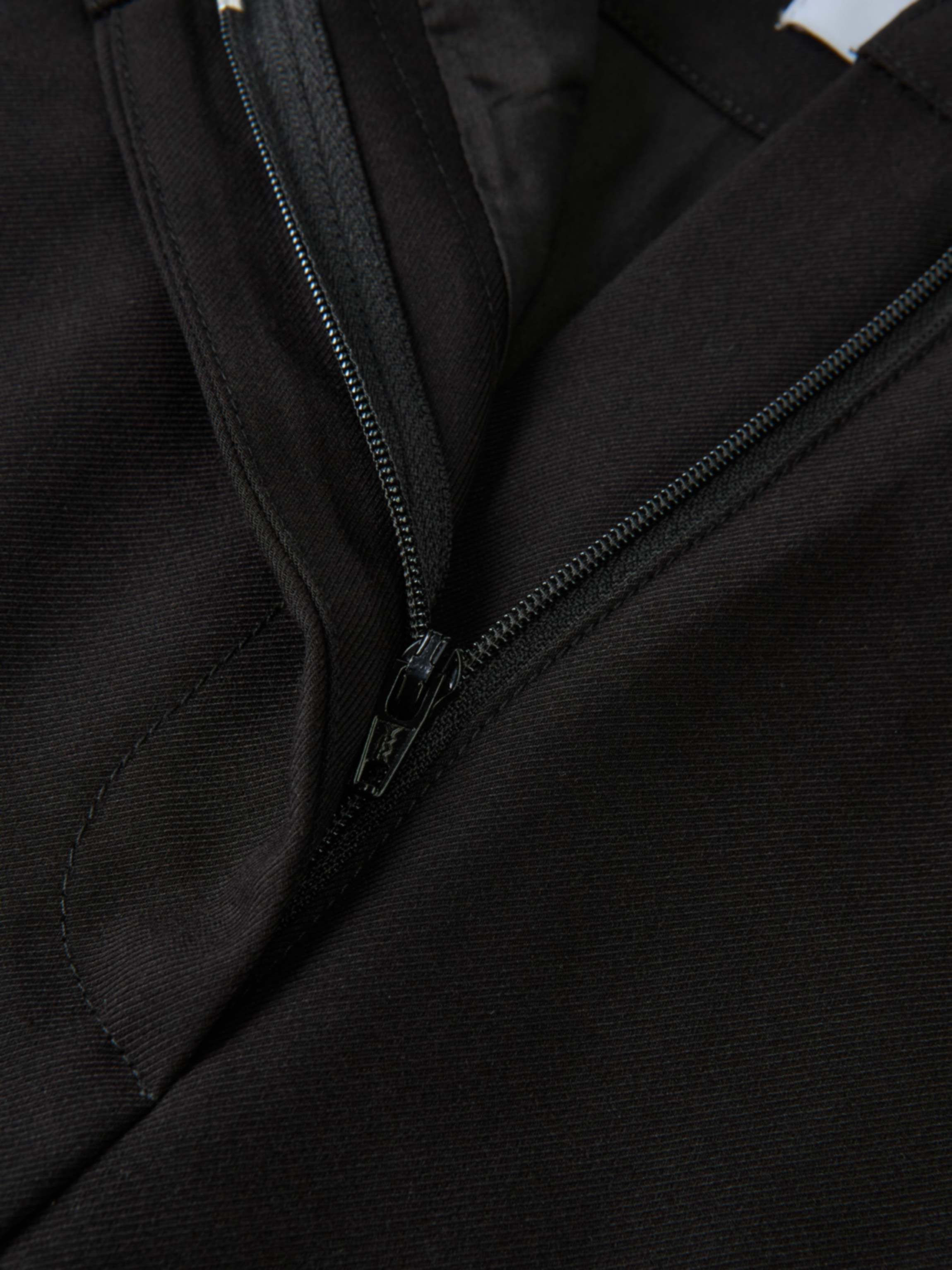 Pleat Back Skirt - Black