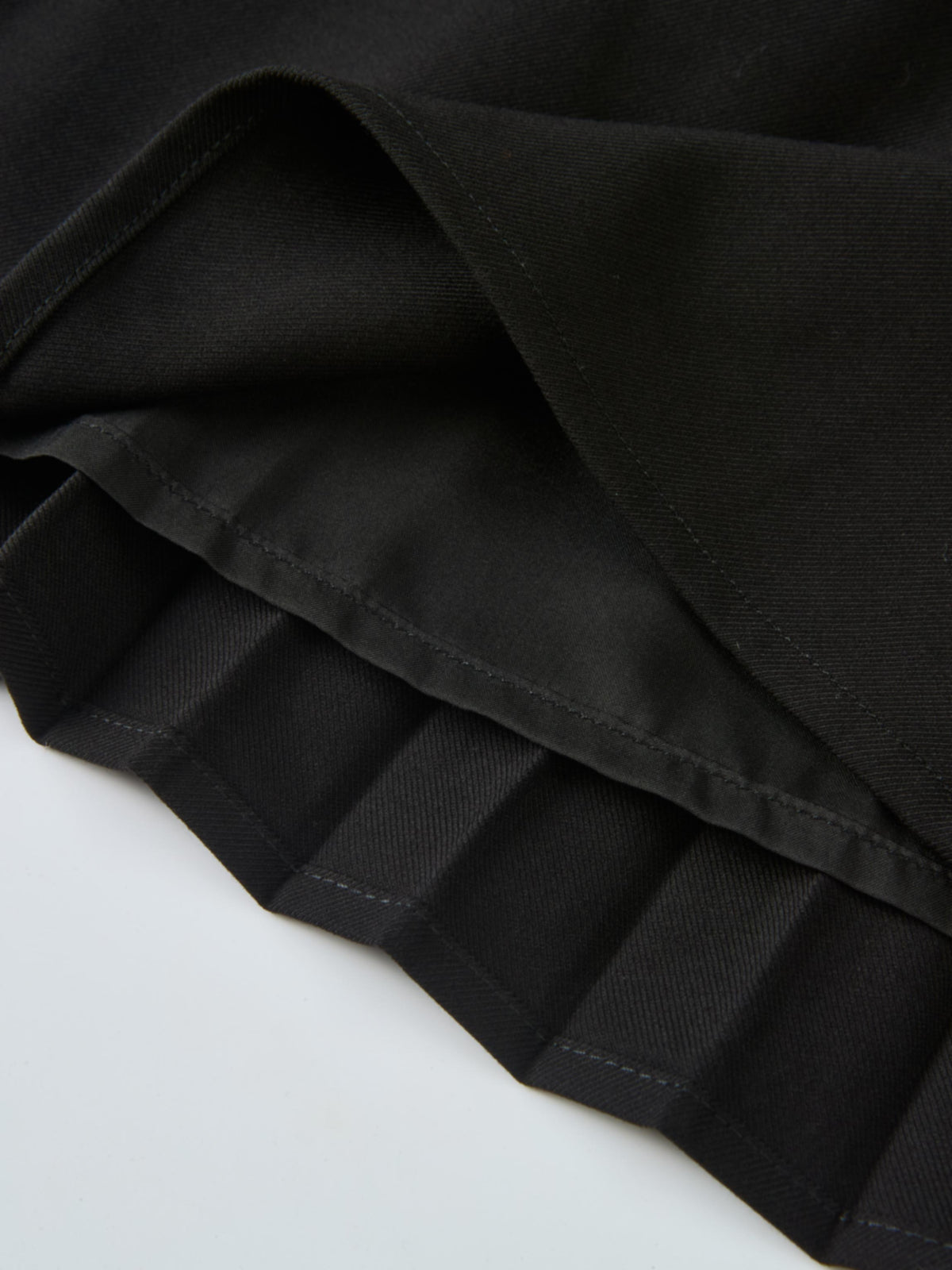 Pleat Back Skirt - Black
