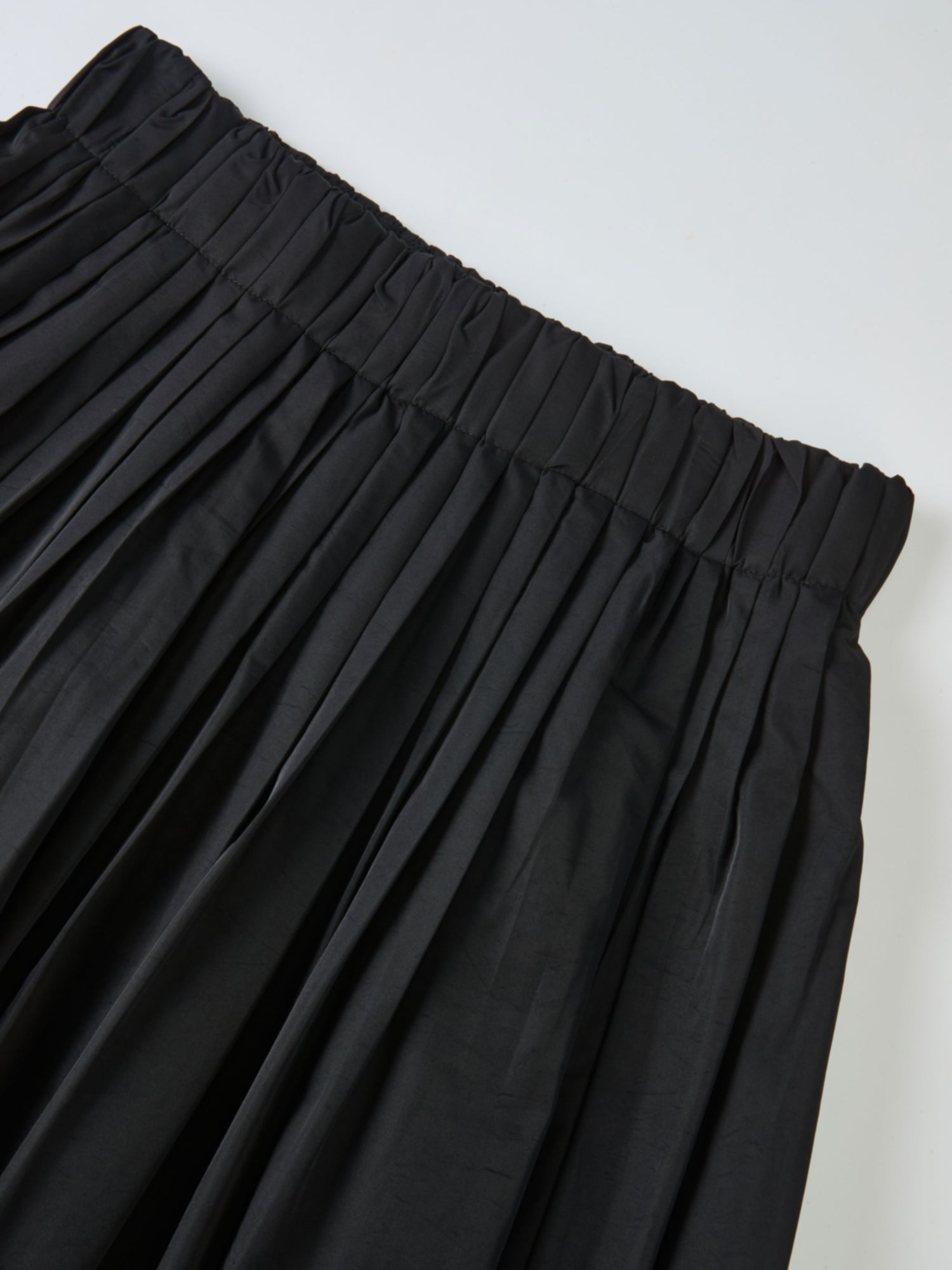Elastic Waist Taffeta Skirt - Black