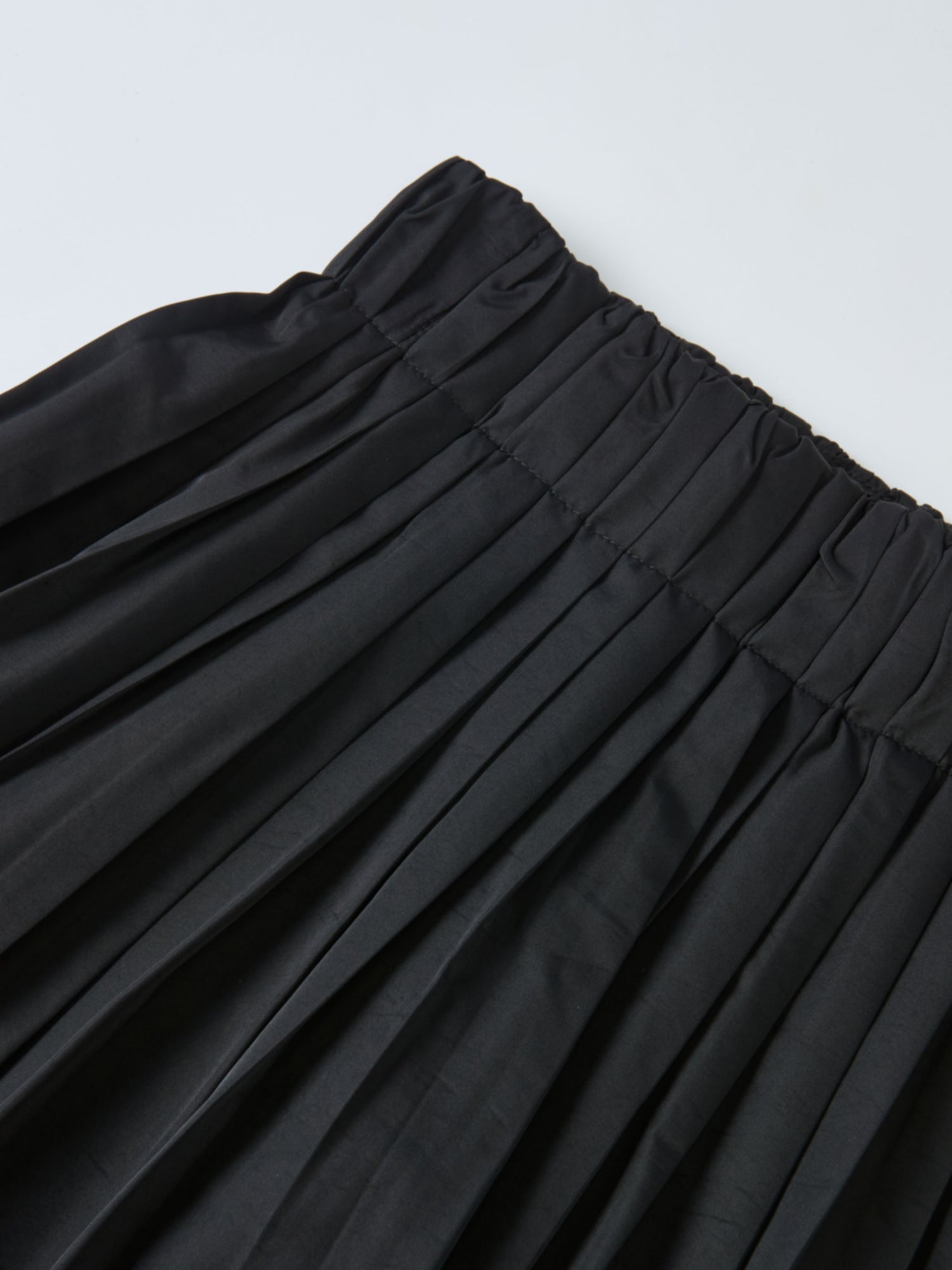 Elastic Waist Taffeta Skirt - Black