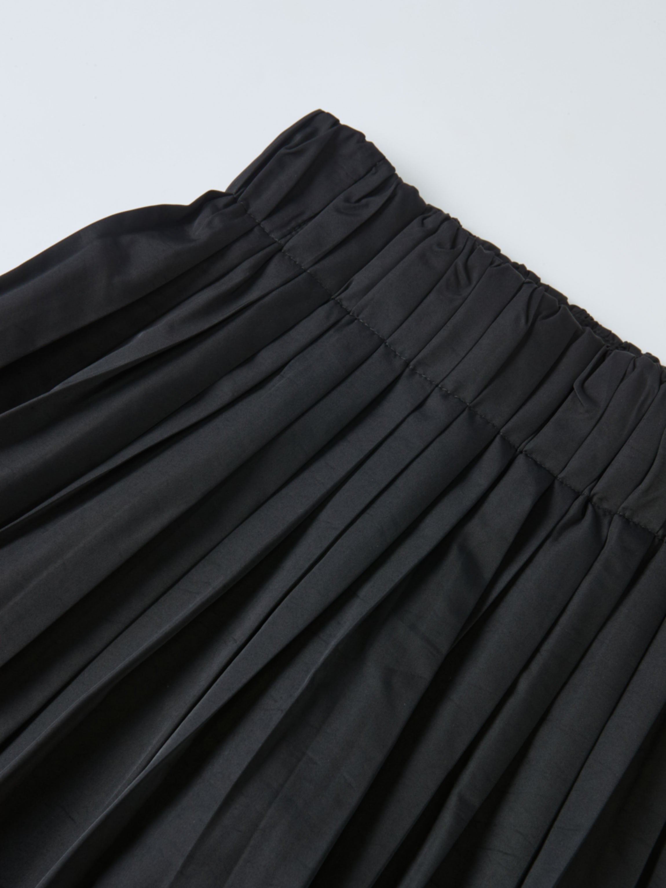 Elastic Waist Taffeta Skirt - Black