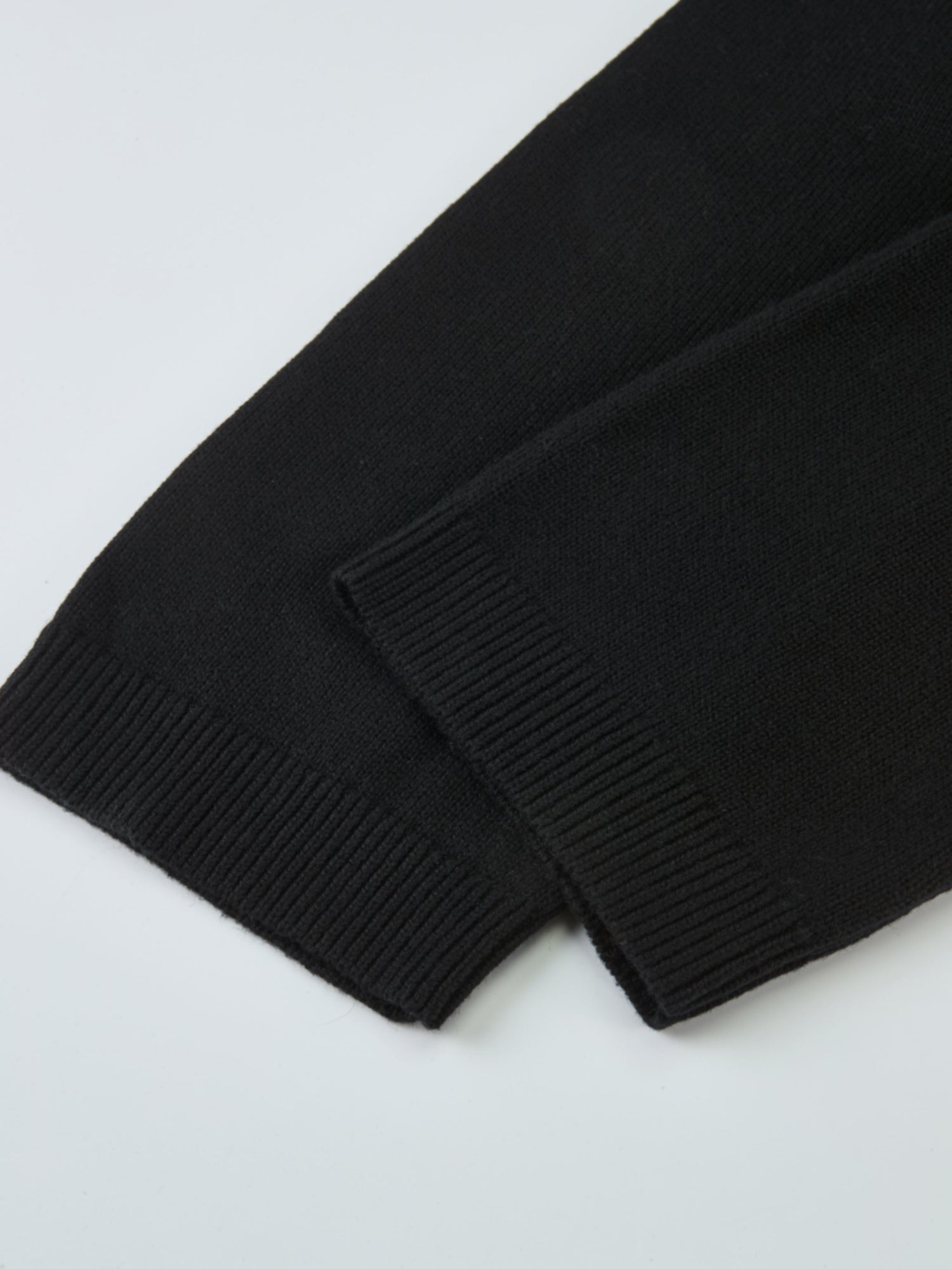 Shirt Back Sweater - Black/White