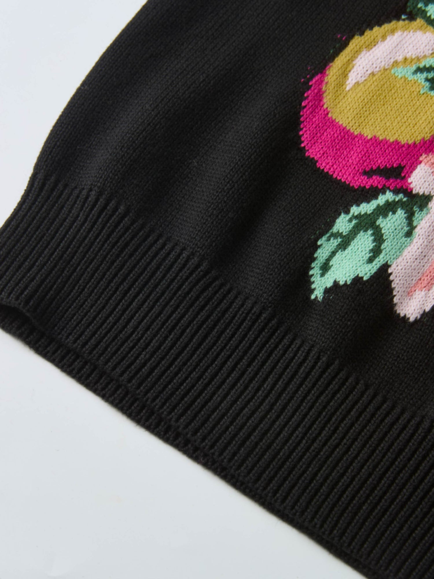 Motif Sweater - Center Floral