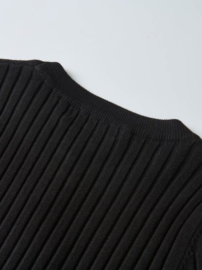 V Ribbed Sweater - Black