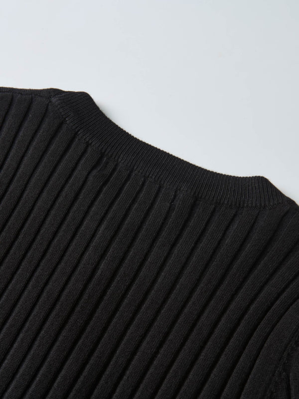 V Ribbed Sweater - Black