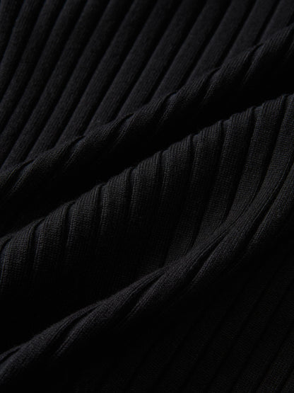 V Ribbed Sweater - Black
