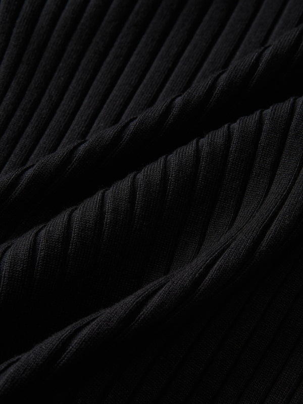 V Ribbed Sweater - Black