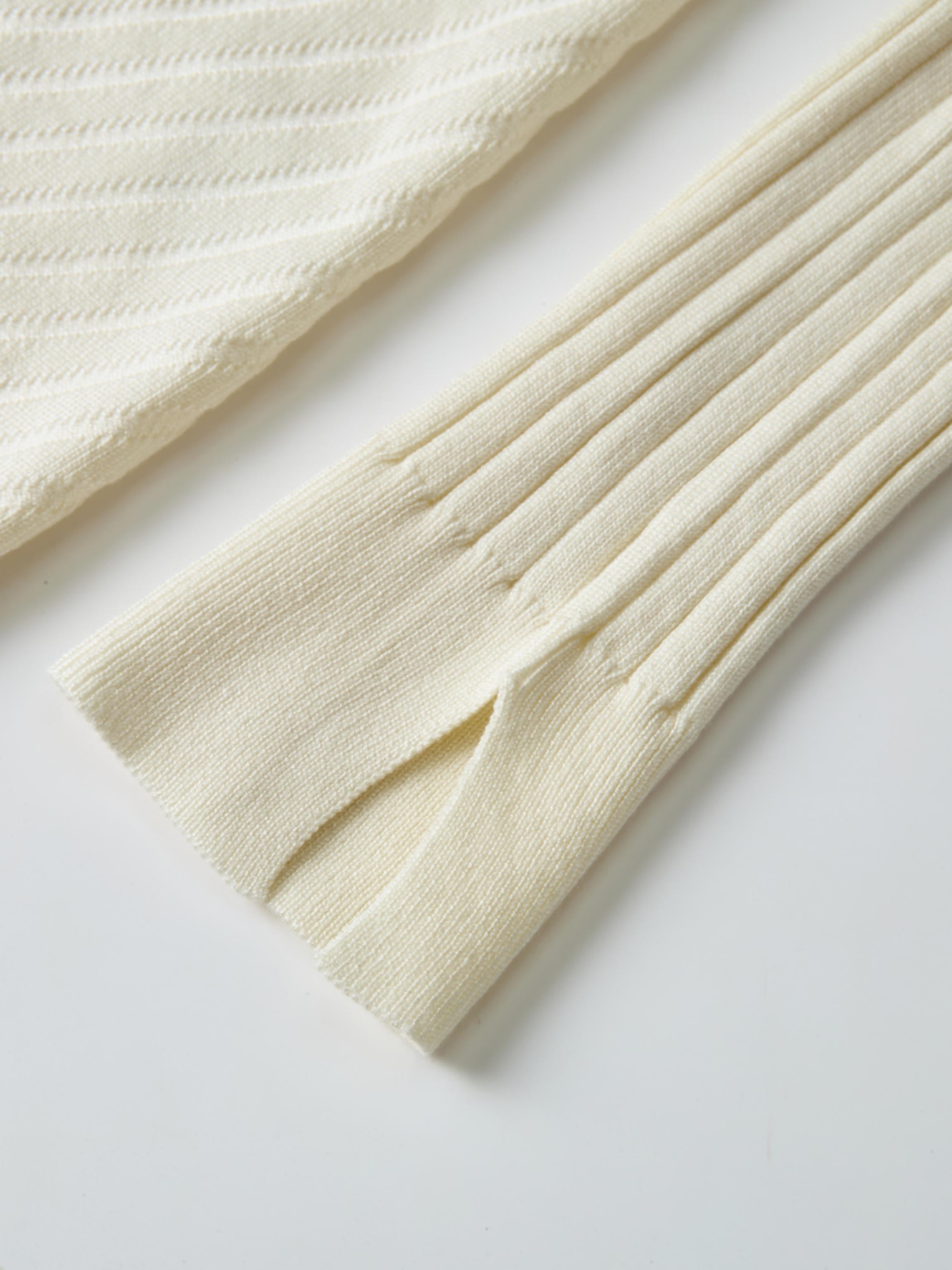 V Ribbed Sweater - Cream