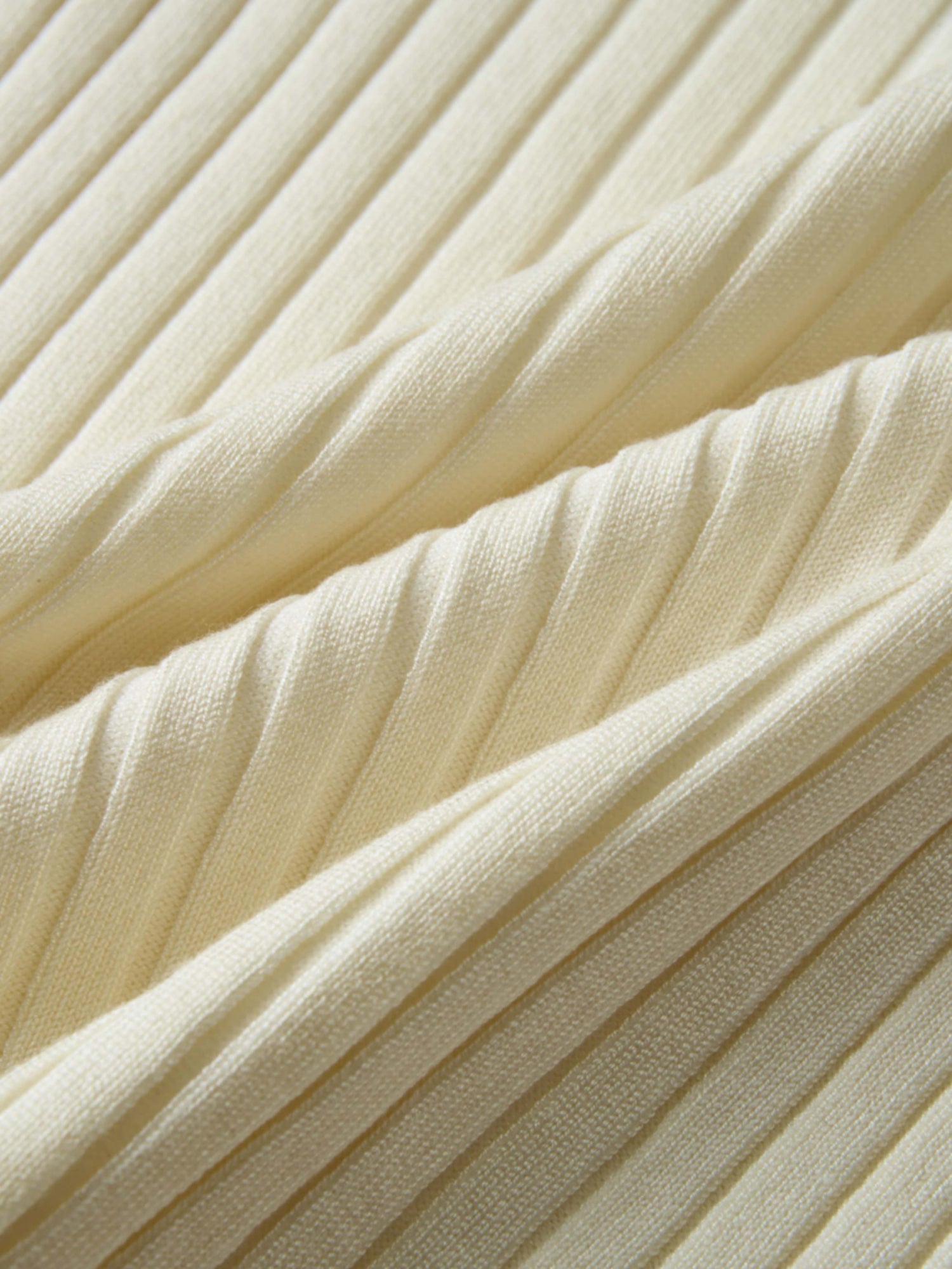 V Ribbed Sweater - Cream