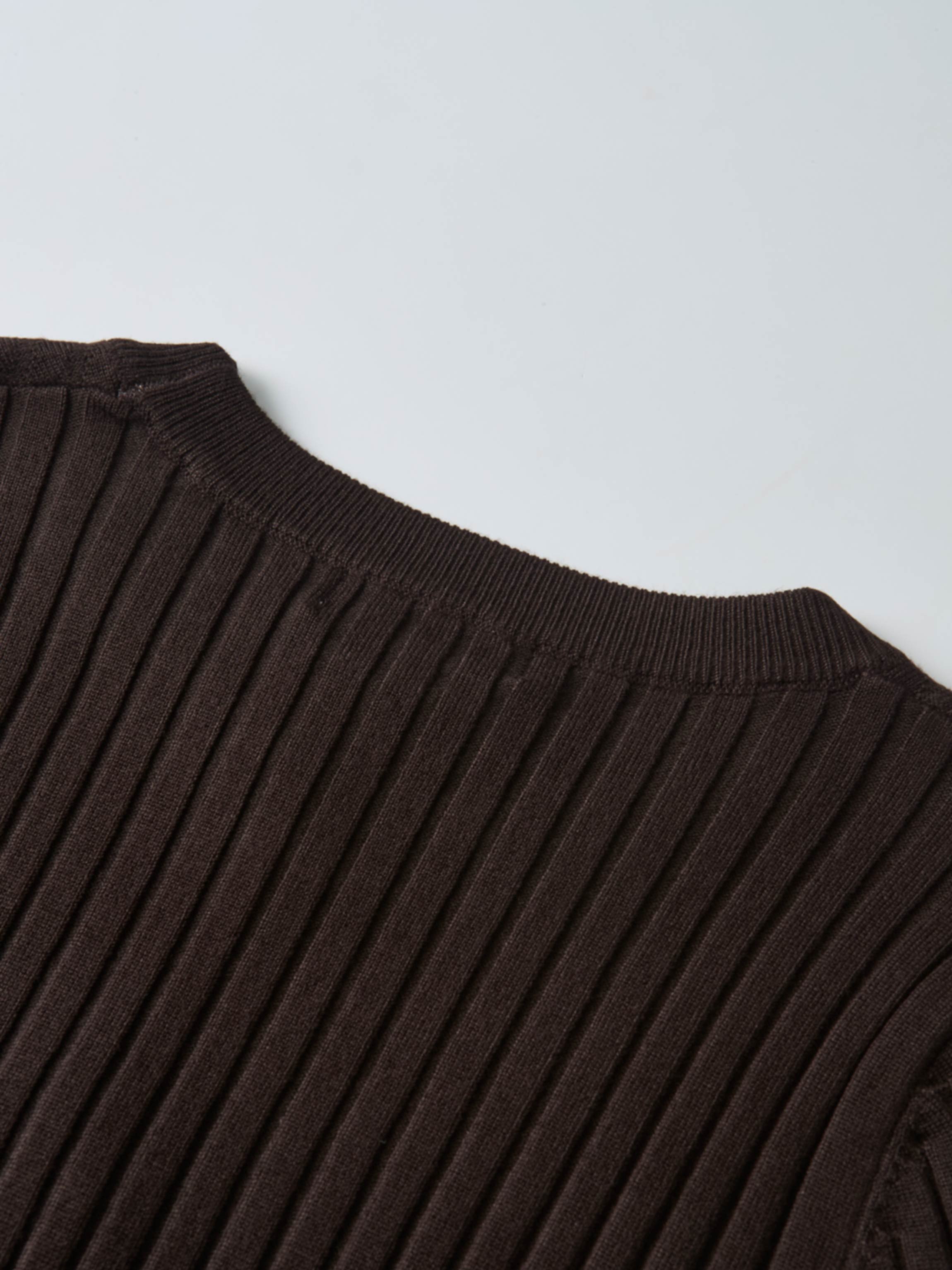 V Ribbed Sweater - Brown