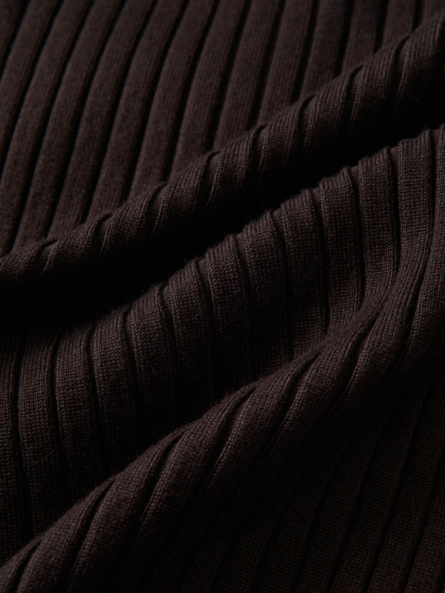 V Ribbed Sweater - Brown