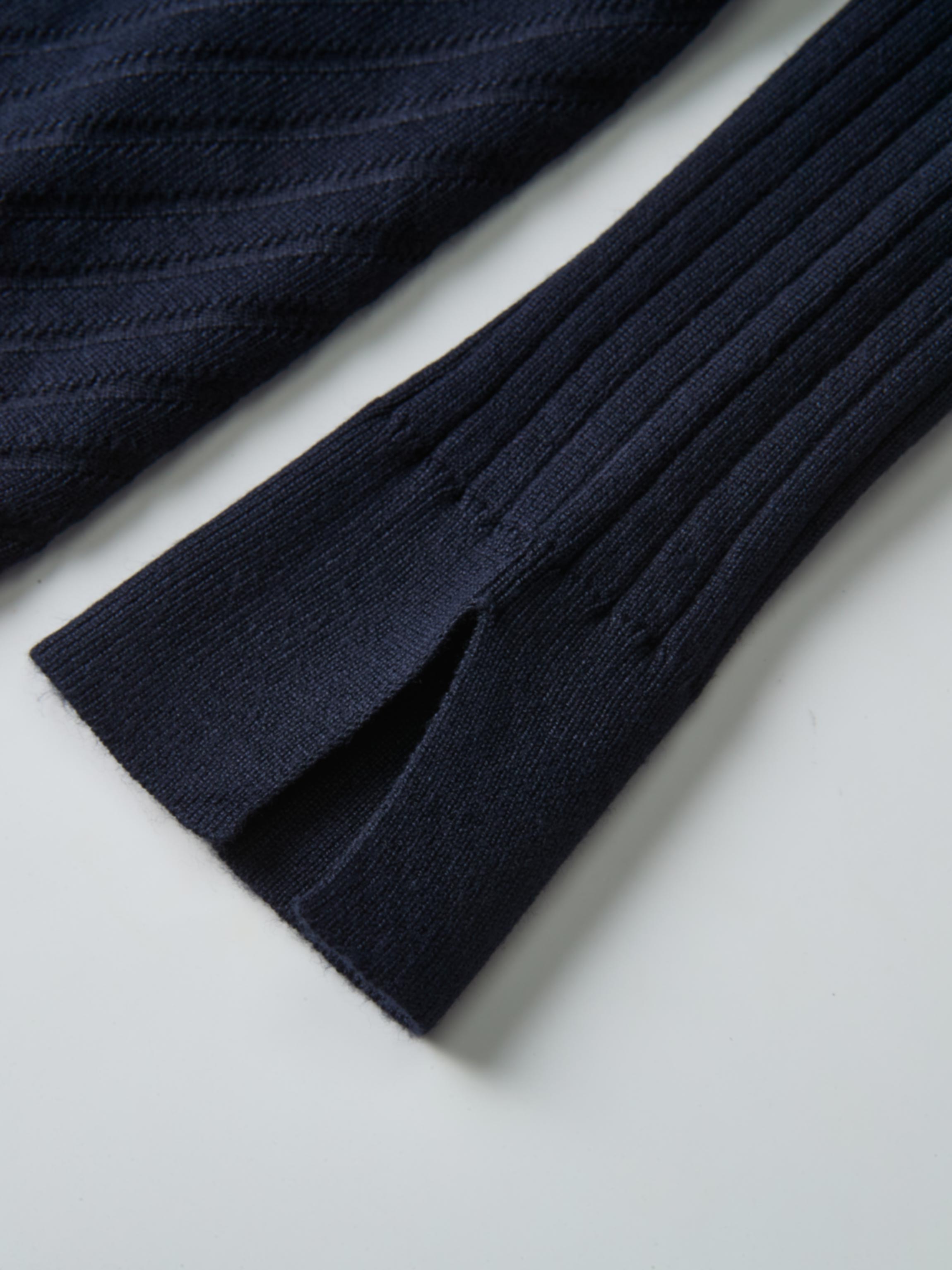 V Ribbed Sweater - Navy