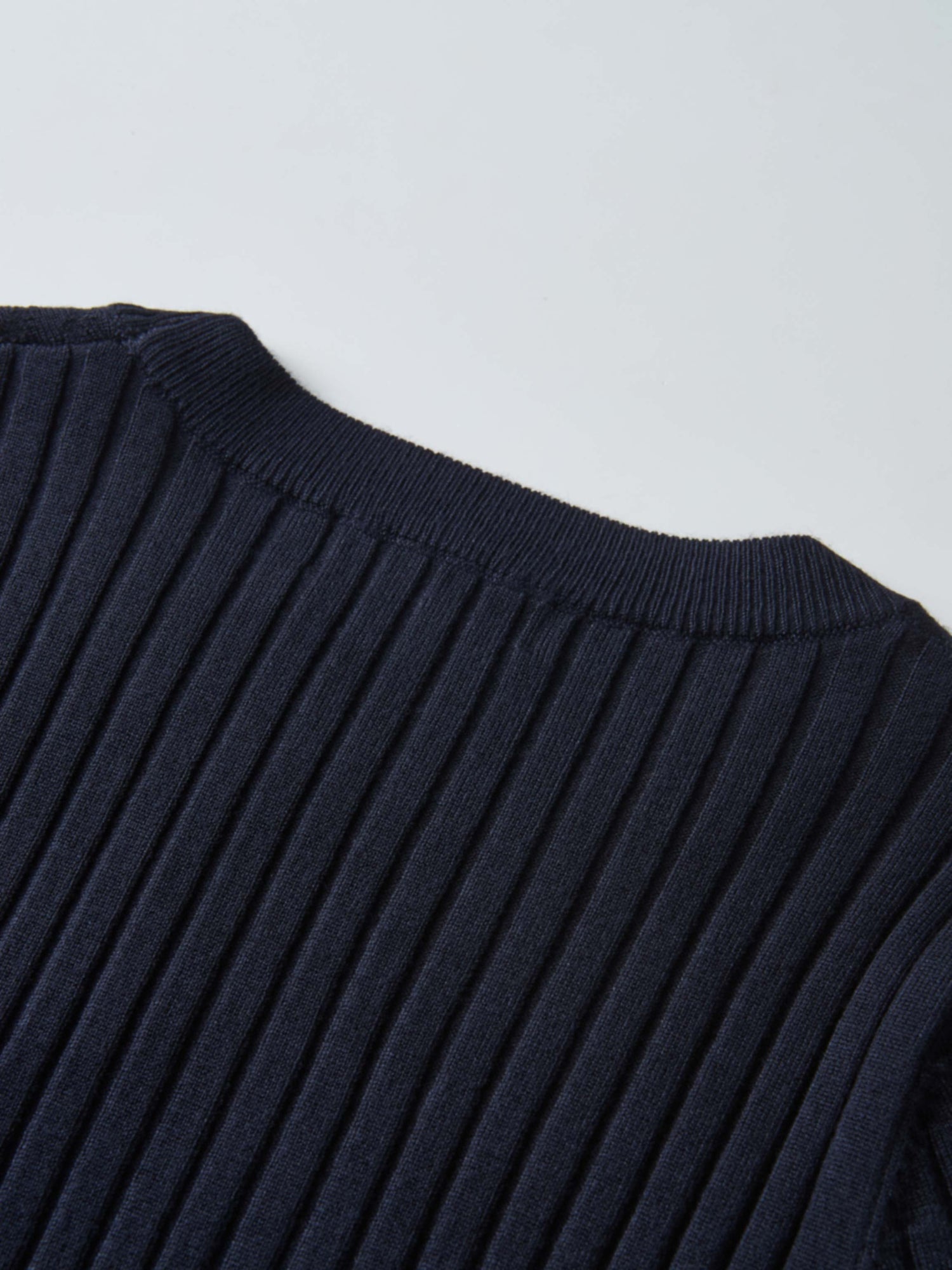 V Ribbed Sweater - Navy
